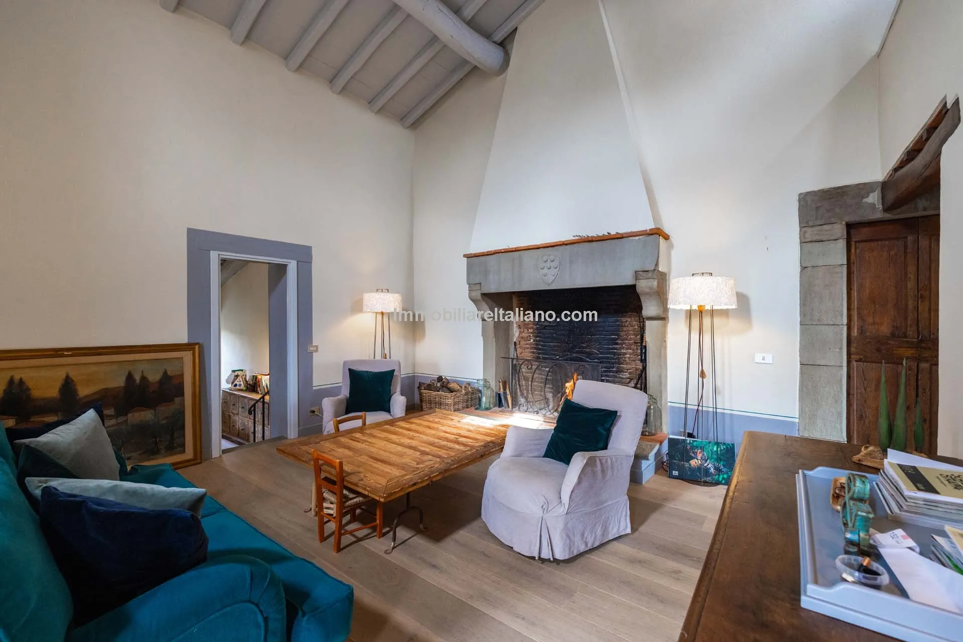 5-Bedroom Farmhouse with Expansive Gardens in Tuscany's Arezzo Province - View image 27 of 66