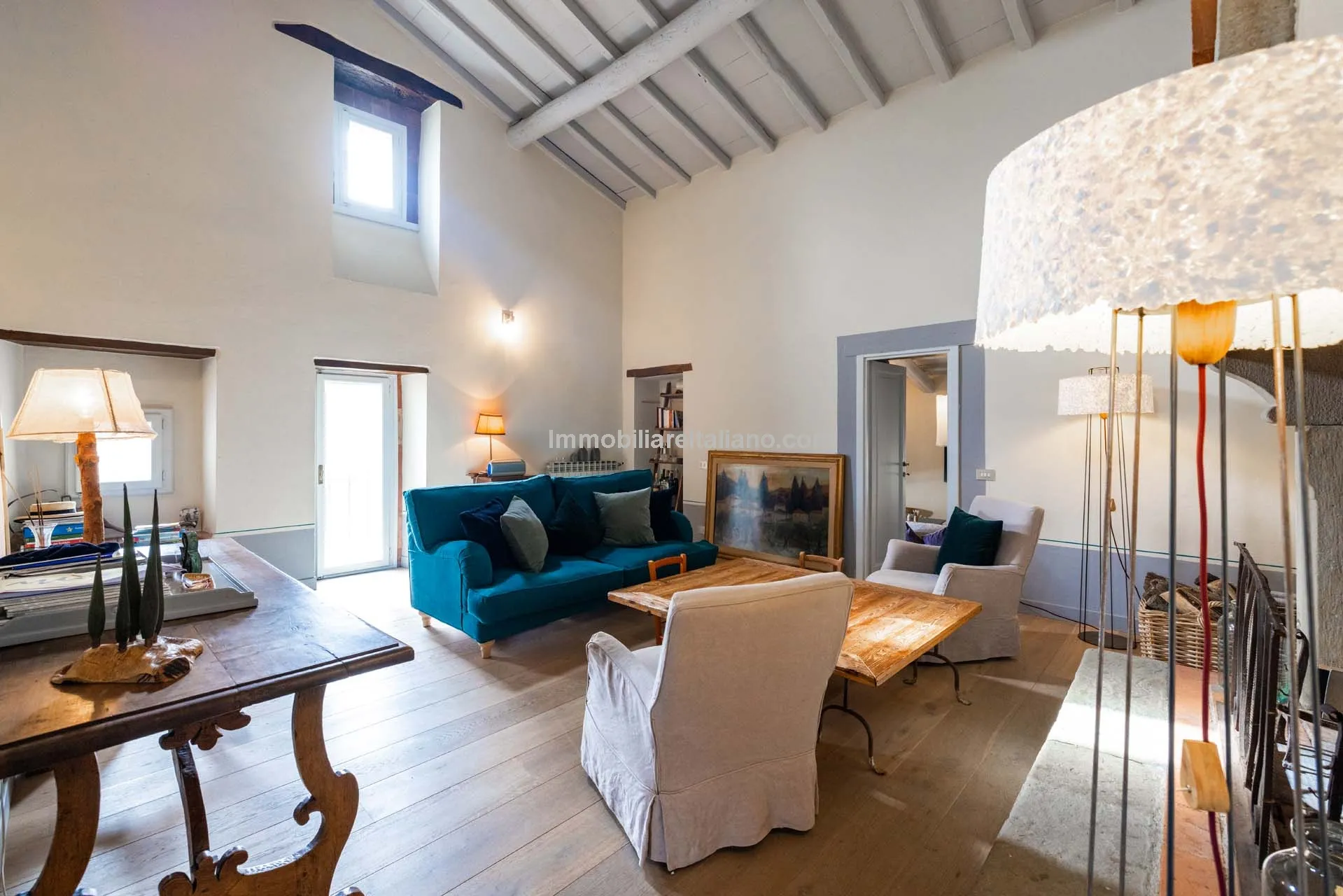 5-Bedroom Farmhouse with Expansive Gardens in Tuscany's Arezzo Province - View image 29 of 66