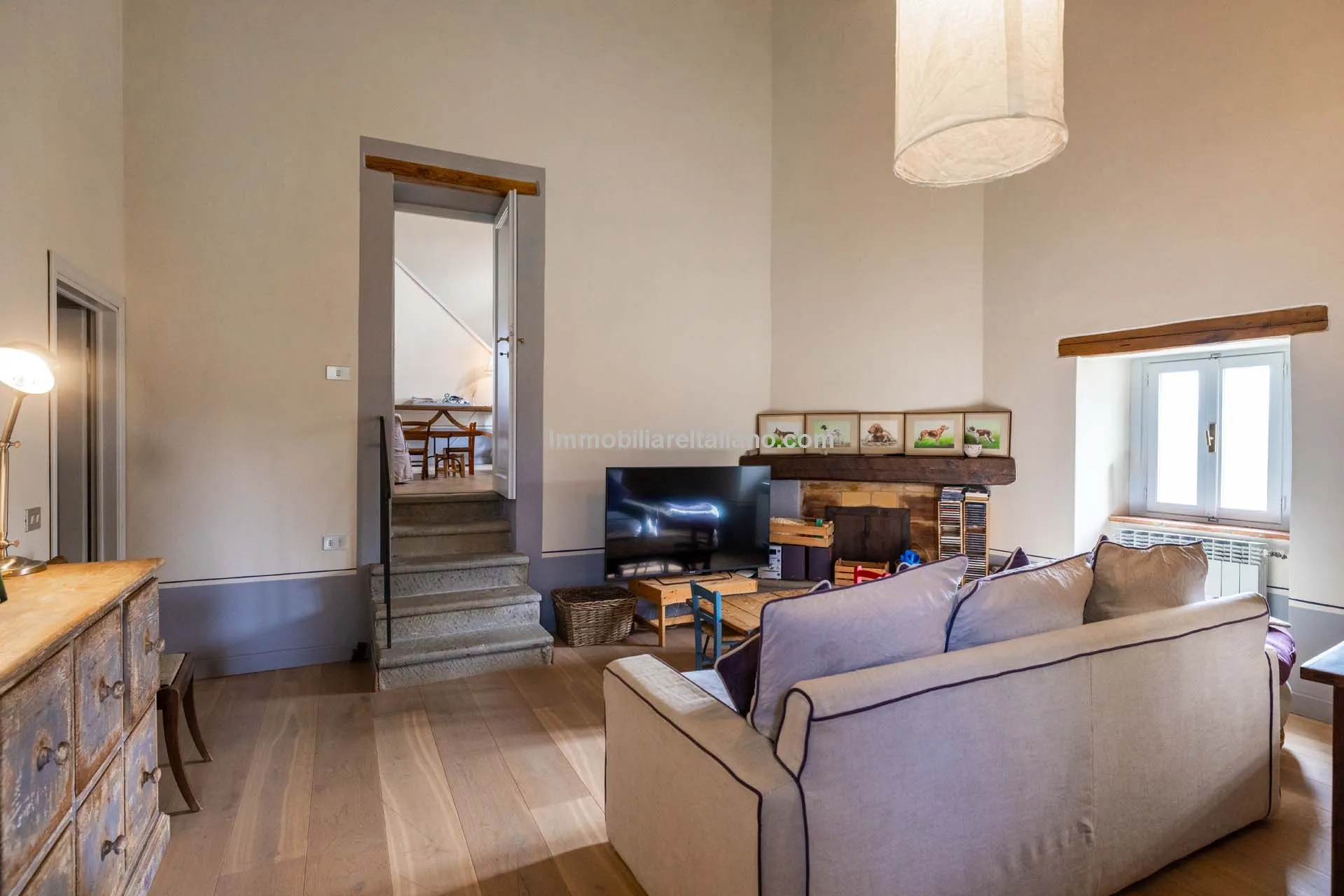 5-Bedroom Farmhouse with Expansive Gardens in Tuscany's Arezzo Province - View image 38 of 66