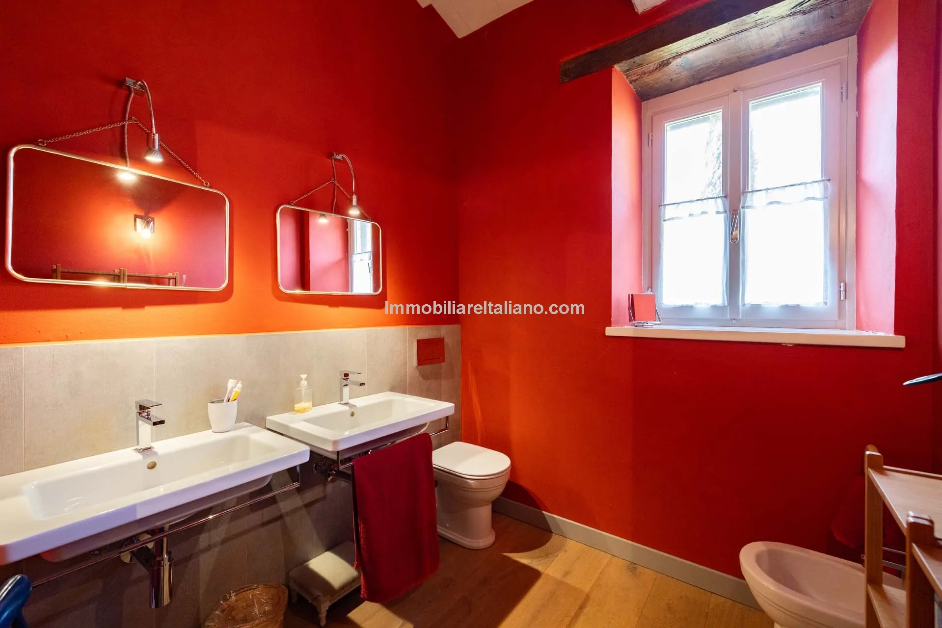 5-Bedroom Farmhouse with Expansive Gardens in Tuscany's Arezzo Province - View image 40 of 66