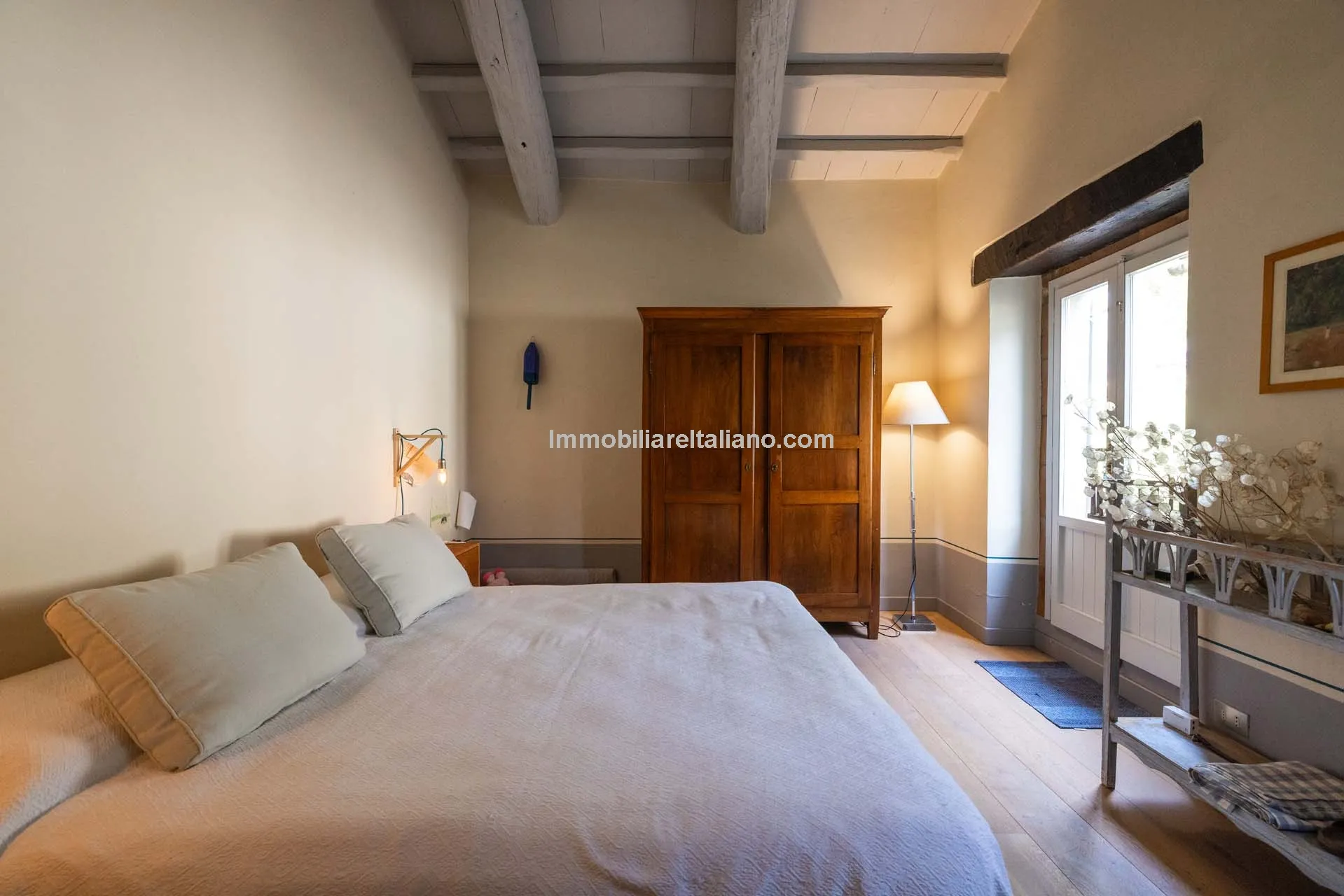 5-Bedroom Farmhouse with Expansive Gardens in Tuscany's Arezzo Province - View image 44 of 66