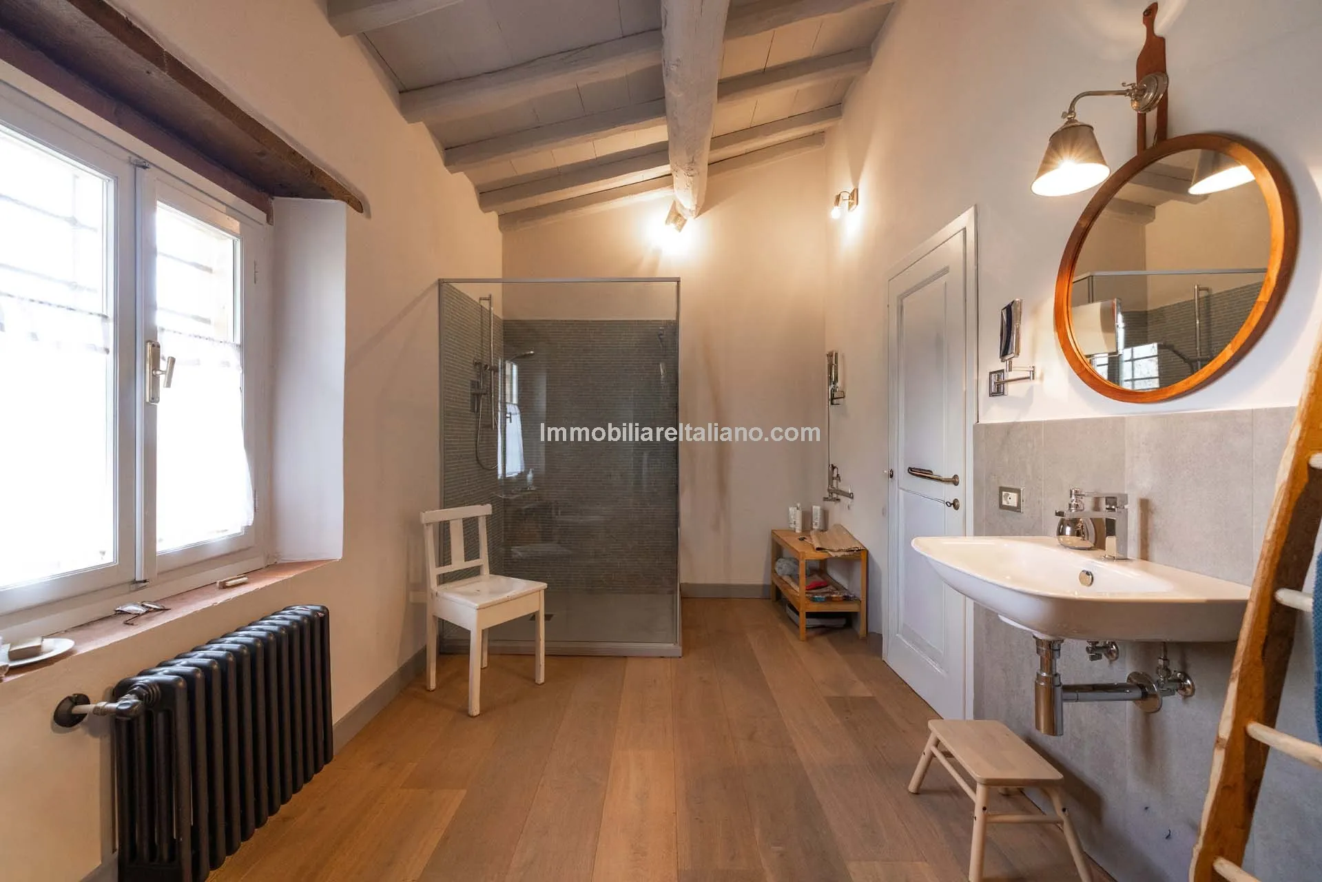 5-Bedroom Farmhouse with Expansive Gardens in Tuscany's Arezzo Province - View image 46 of 66