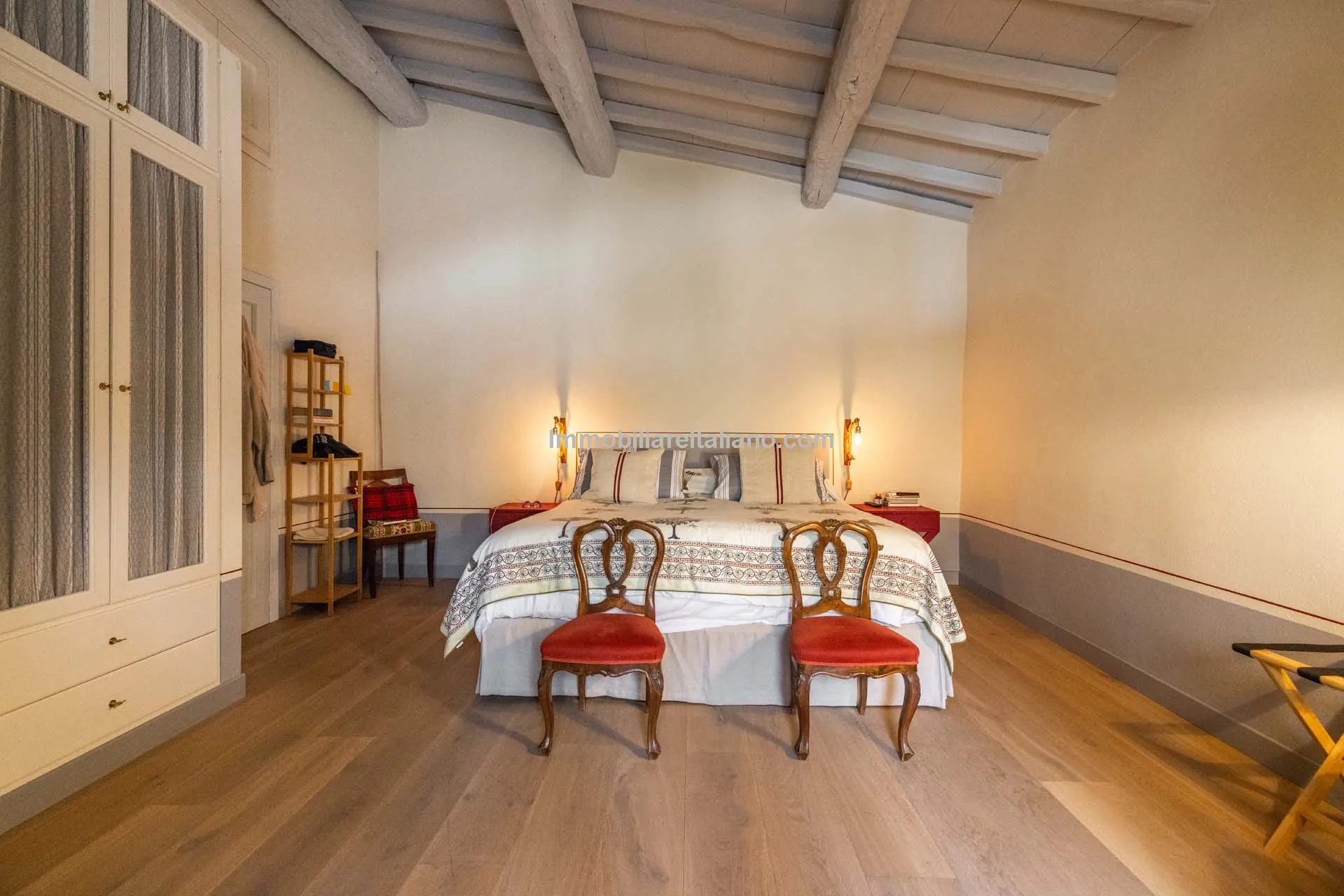 5-Bedroom Farmhouse with Expansive Gardens in Tuscany's Arezzo Province - View image 48 of 66