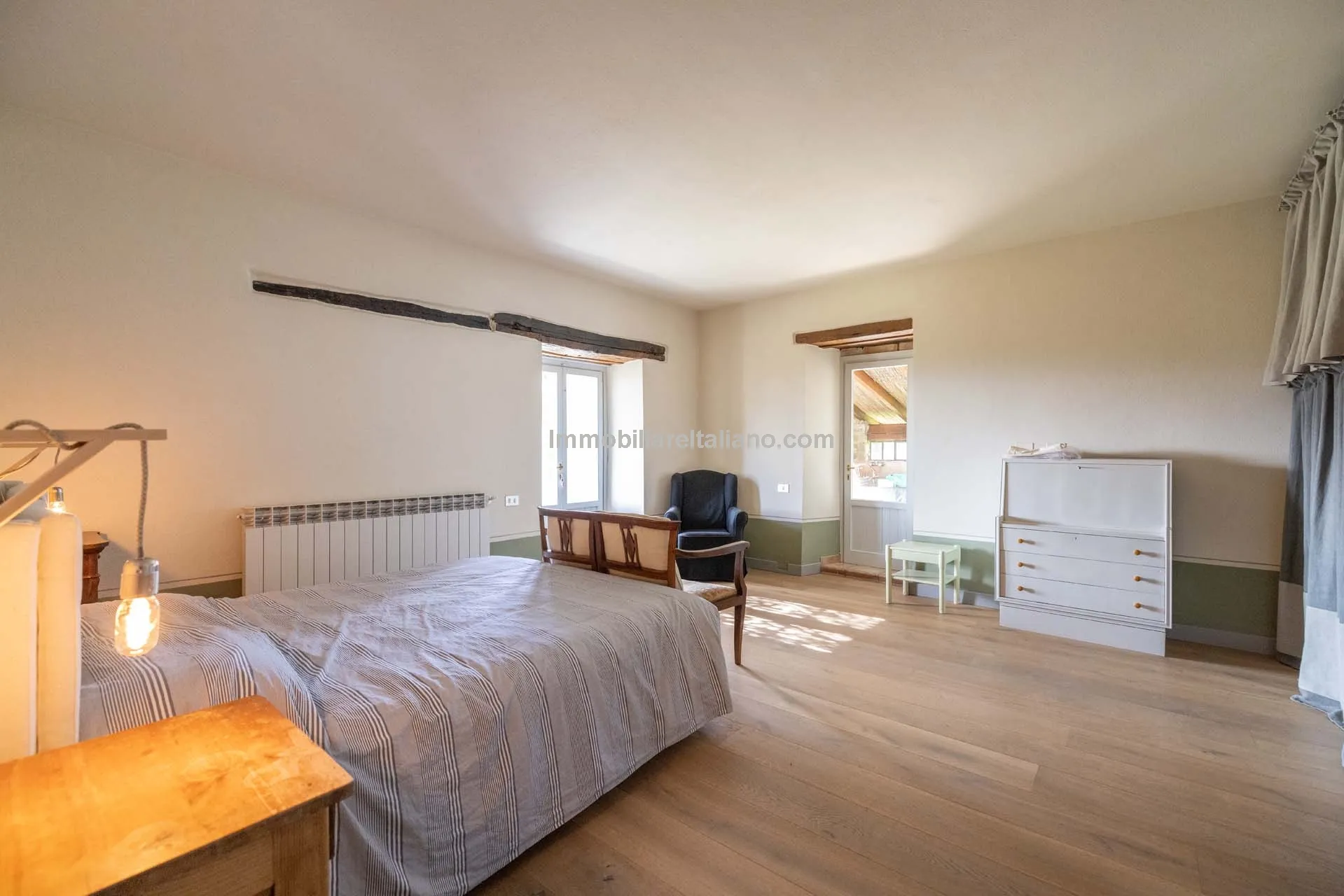 5-Bedroom Farmhouse with Expansive Gardens in Tuscany's Arezzo Province - View image 54 of 66