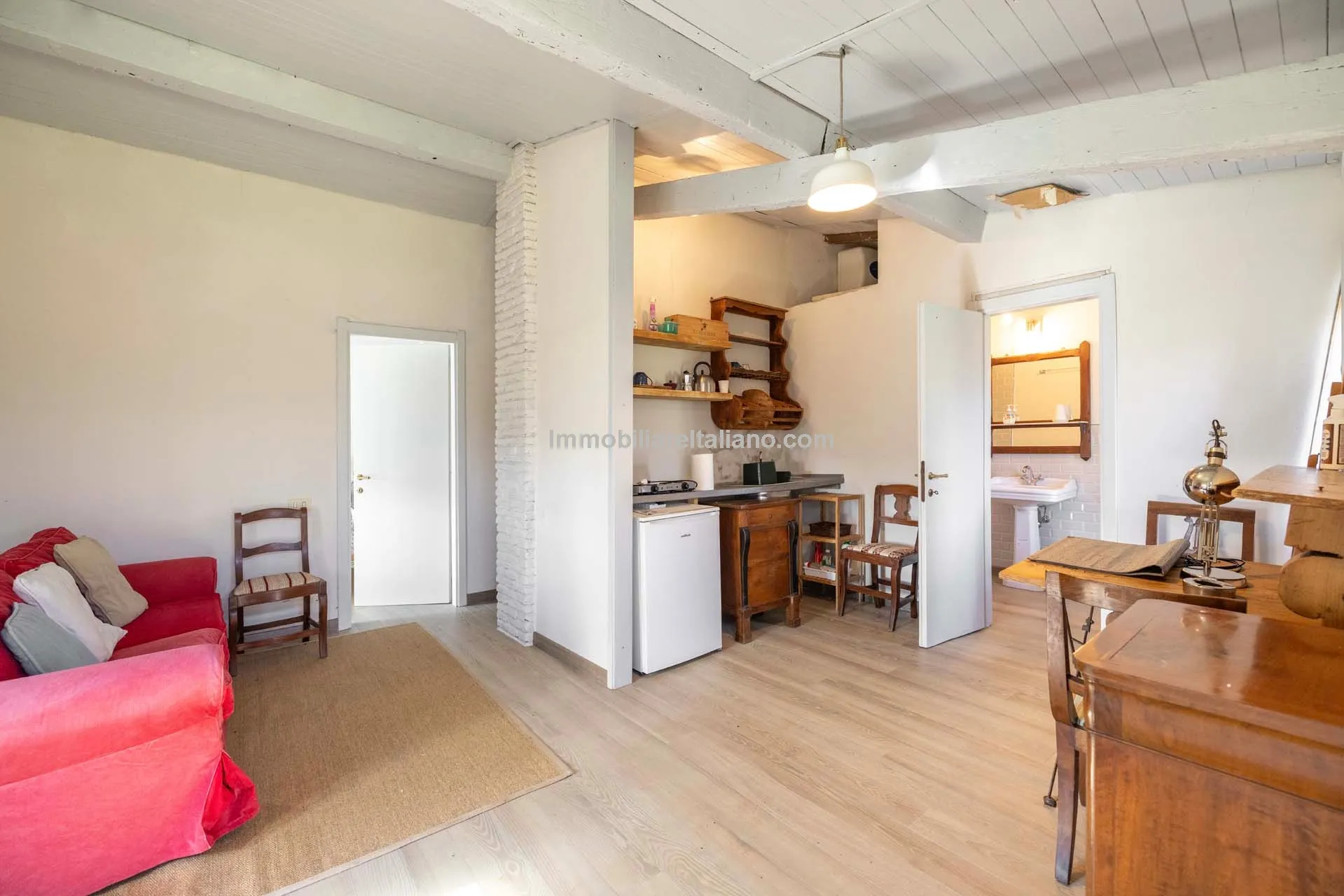 5-Bedroom Farmhouse with Expansive Gardens in Tuscany's Arezzo Province - View image 59 of 66