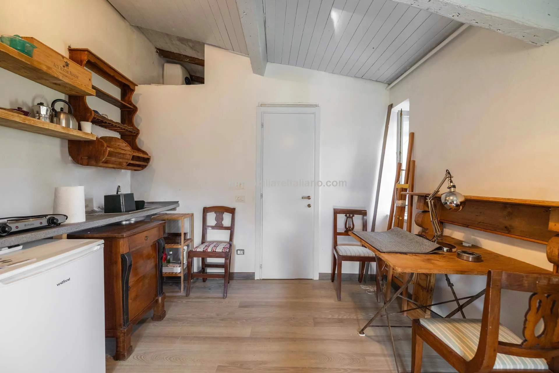 5-Bedroom Farmhouse with Expansive Gardens in Tuscany's Arezzo Province - View image 60 of 66