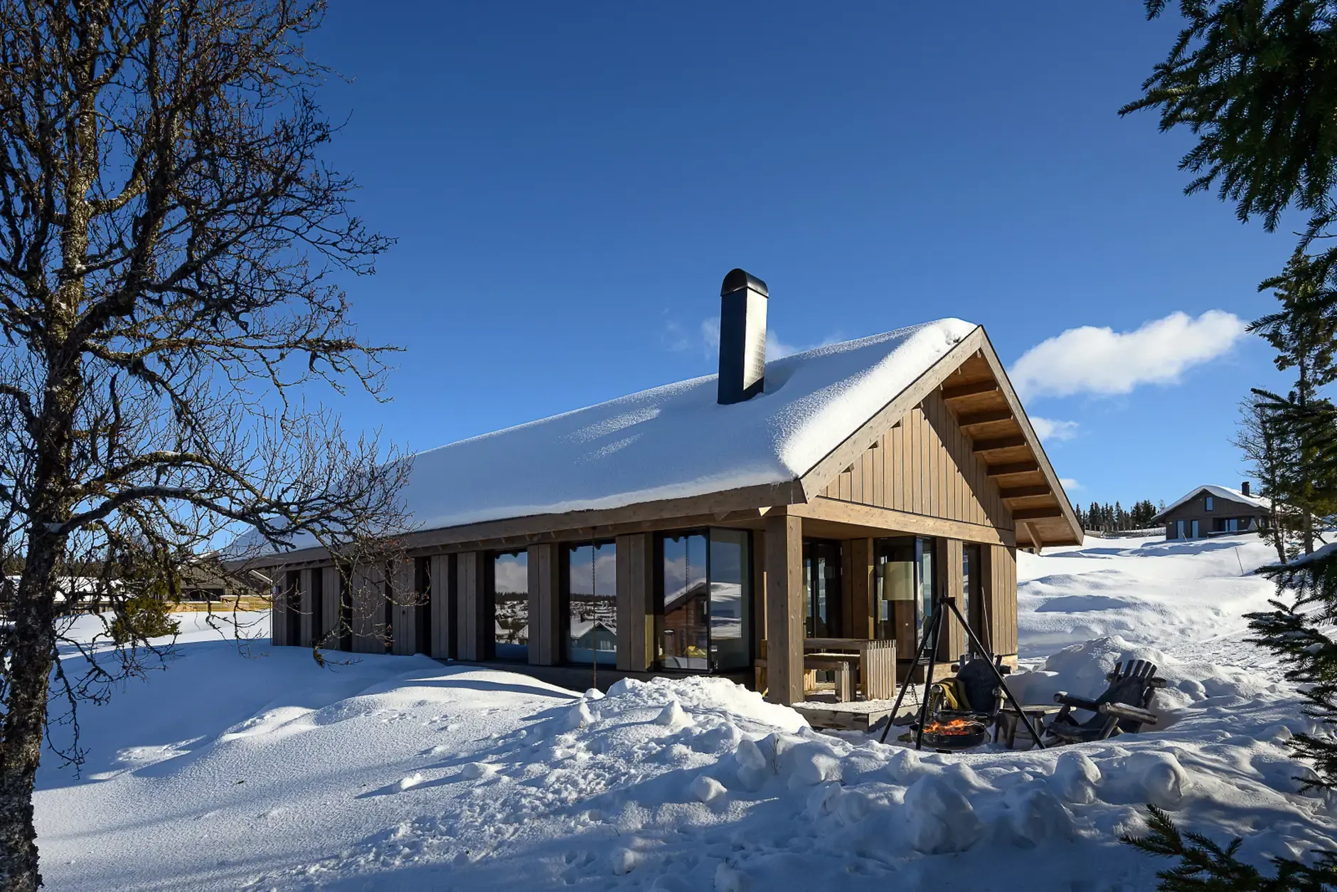 Contemporary 3-Bedroom Cabin with Ski Access in Scenic Øyer, Norway - Image 2