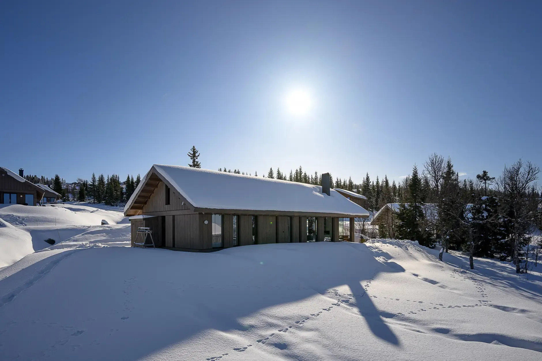 Contemporary 3-Bedroom Cabin with Ski Access in Scenic Øyer, Norway - Image 3