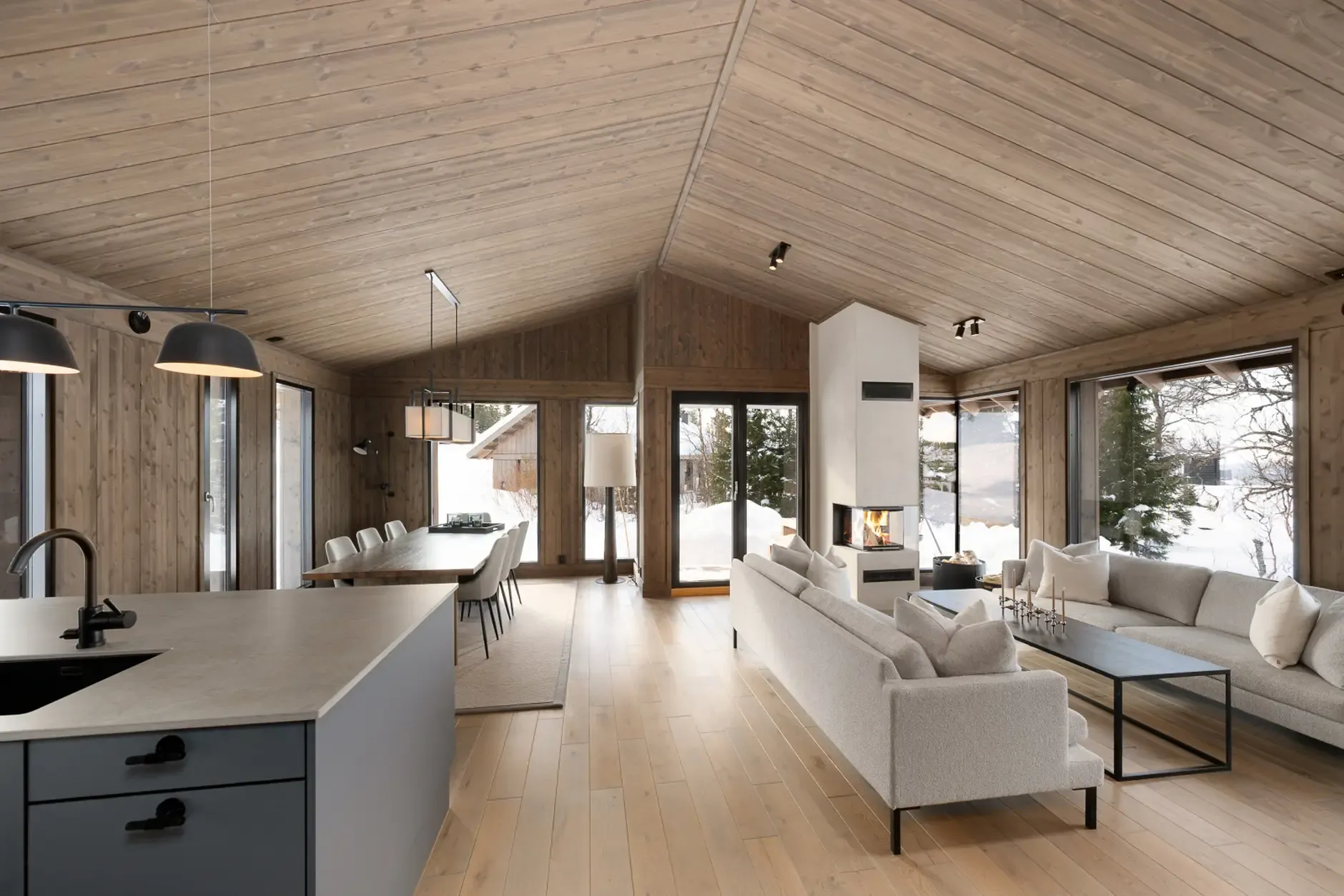 Contemporary 3-Bedroom Cabin with Ski Access in Scenic Øyer, Norway - Image 5