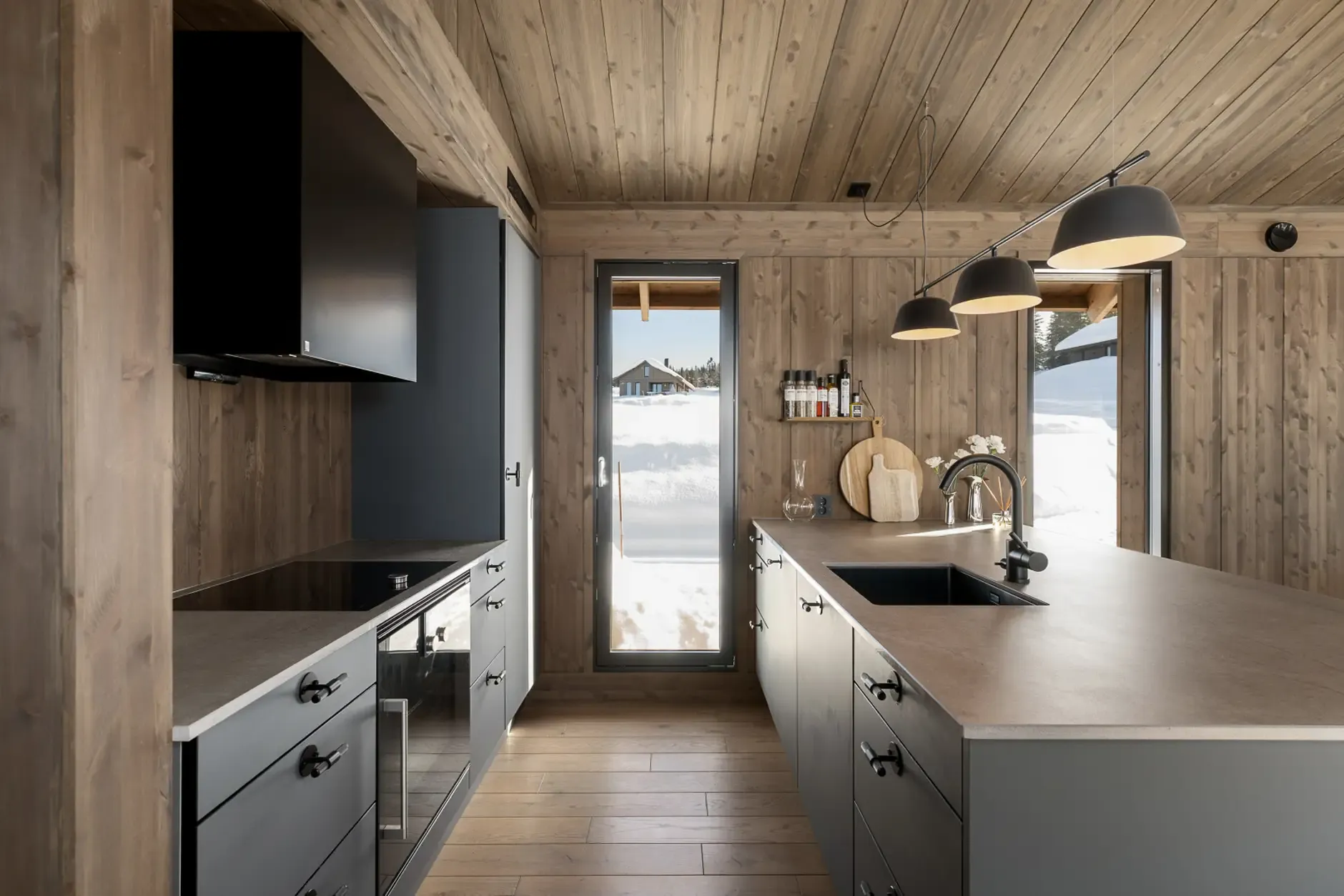 Contemporary 3-Bedroom Cabin with Ski Access in Scenic Øyer, Norway - View image 14 of 38