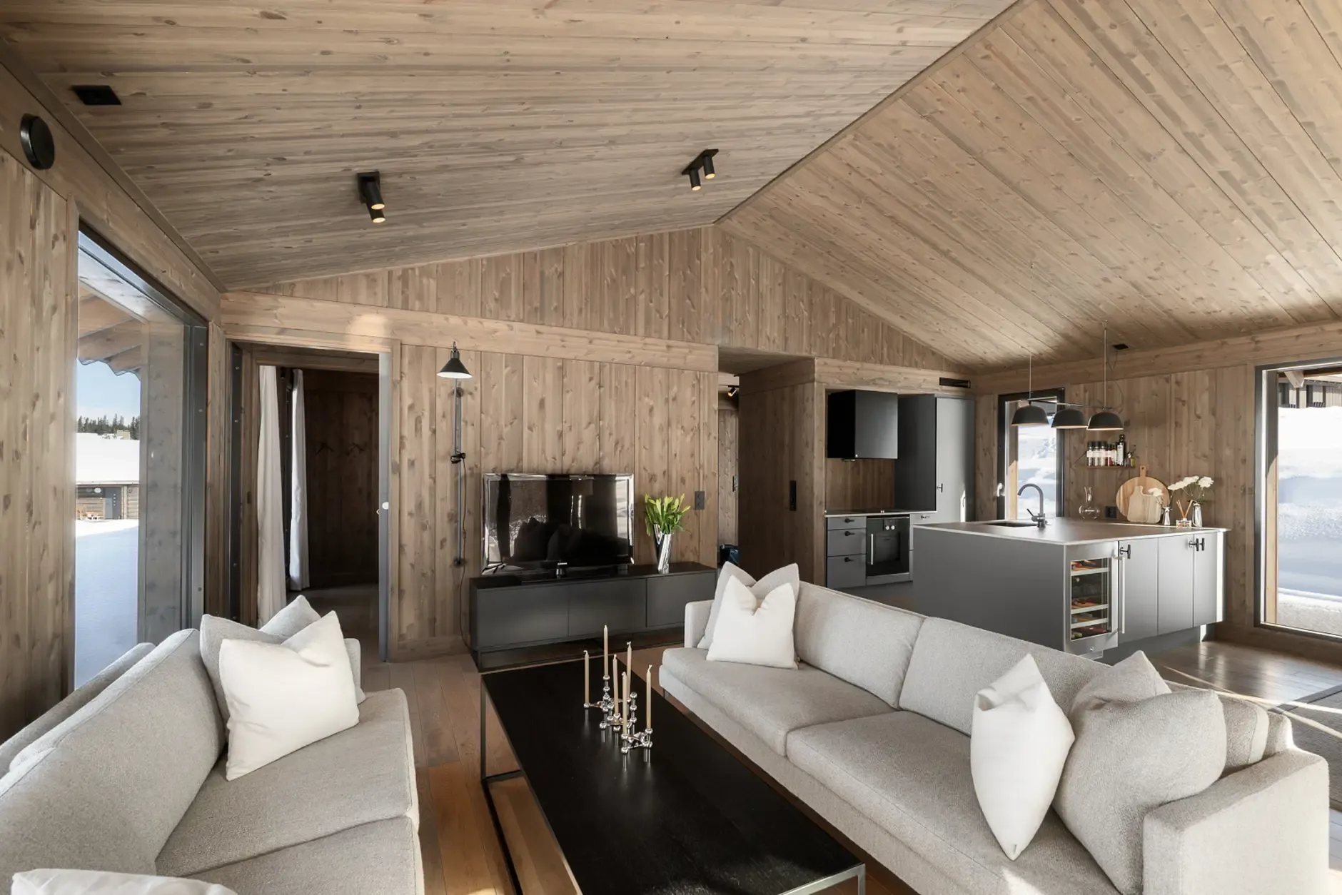 Contemporary 3-Bedroom Cabin with Ski Access in Scenic Øyer, Norway - View image 15 of 38