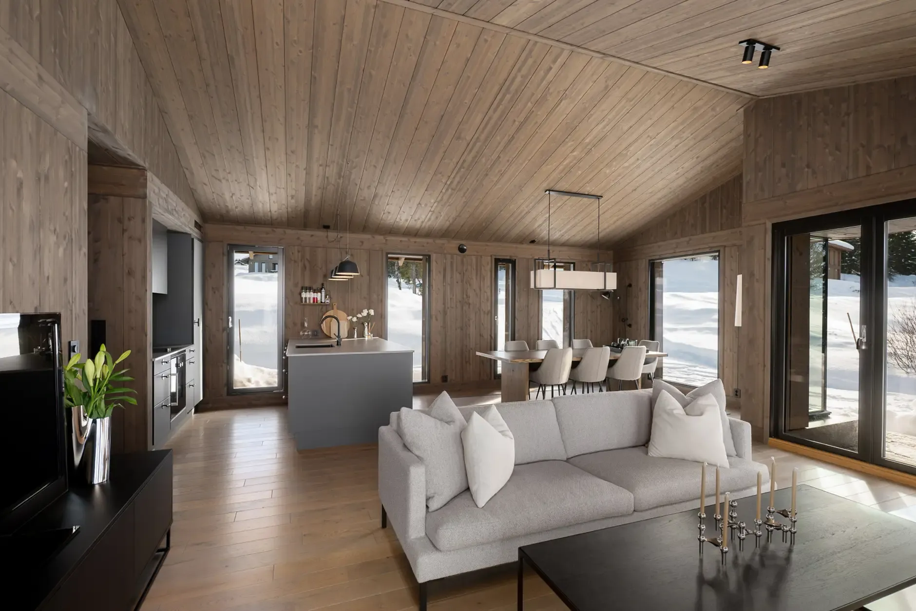 Contemporary 3-Bedroom Cabin with Ski Access in Scenic Øyer, Norway - View image 16 of 38