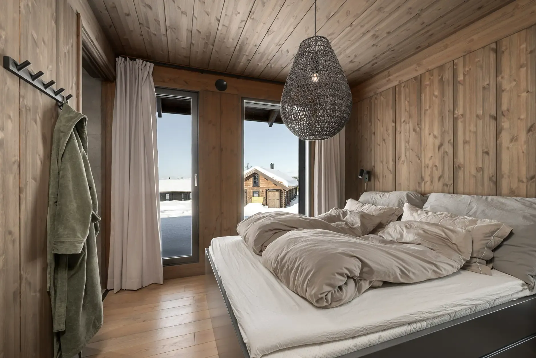 Contemporary 3-Bedroom Cabin with Ski Access in Scenic Øyer, Norway - View image 19 of 38