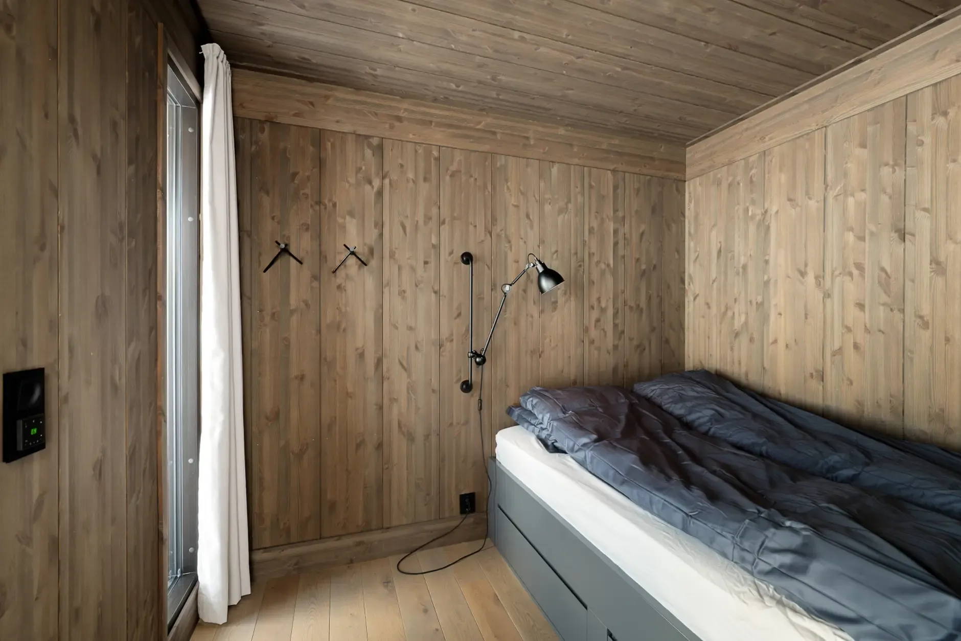 Contemporary 3-Bedroom Cabin with Ski Access in Scenic Øyer, Norway - View image 23 of 38