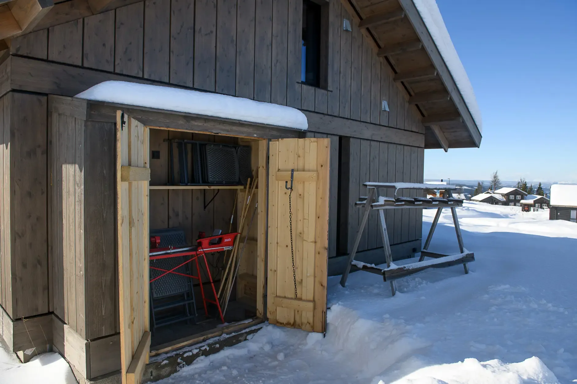 Contemporary 3-Bedroom Cabin with Ski Access in Scenic Øyer, Norway - View image 35 of 38