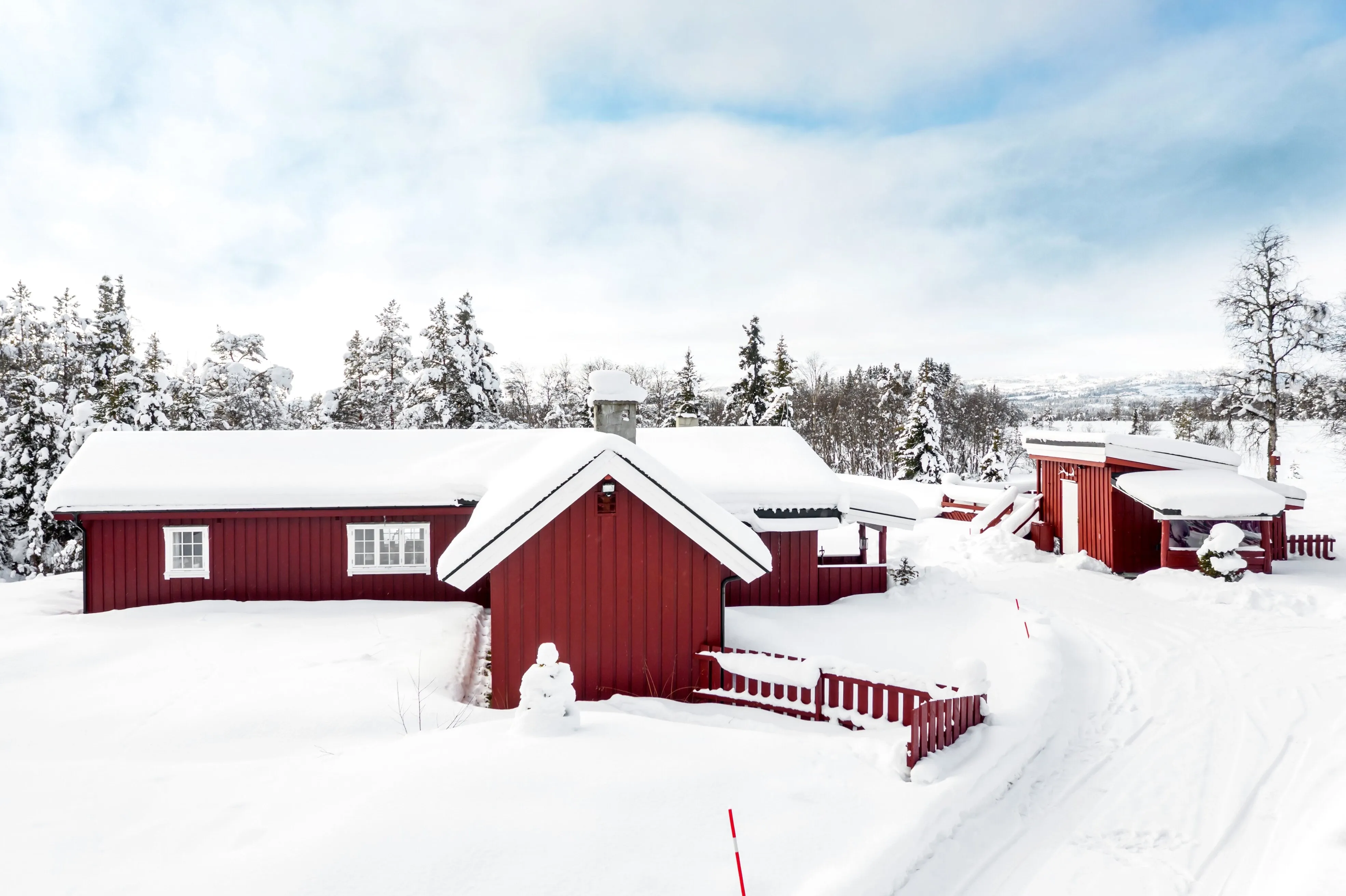 Spacious 1950s Country House in Gol with Expansive Grounds and 4 Bedrooms - Image 5