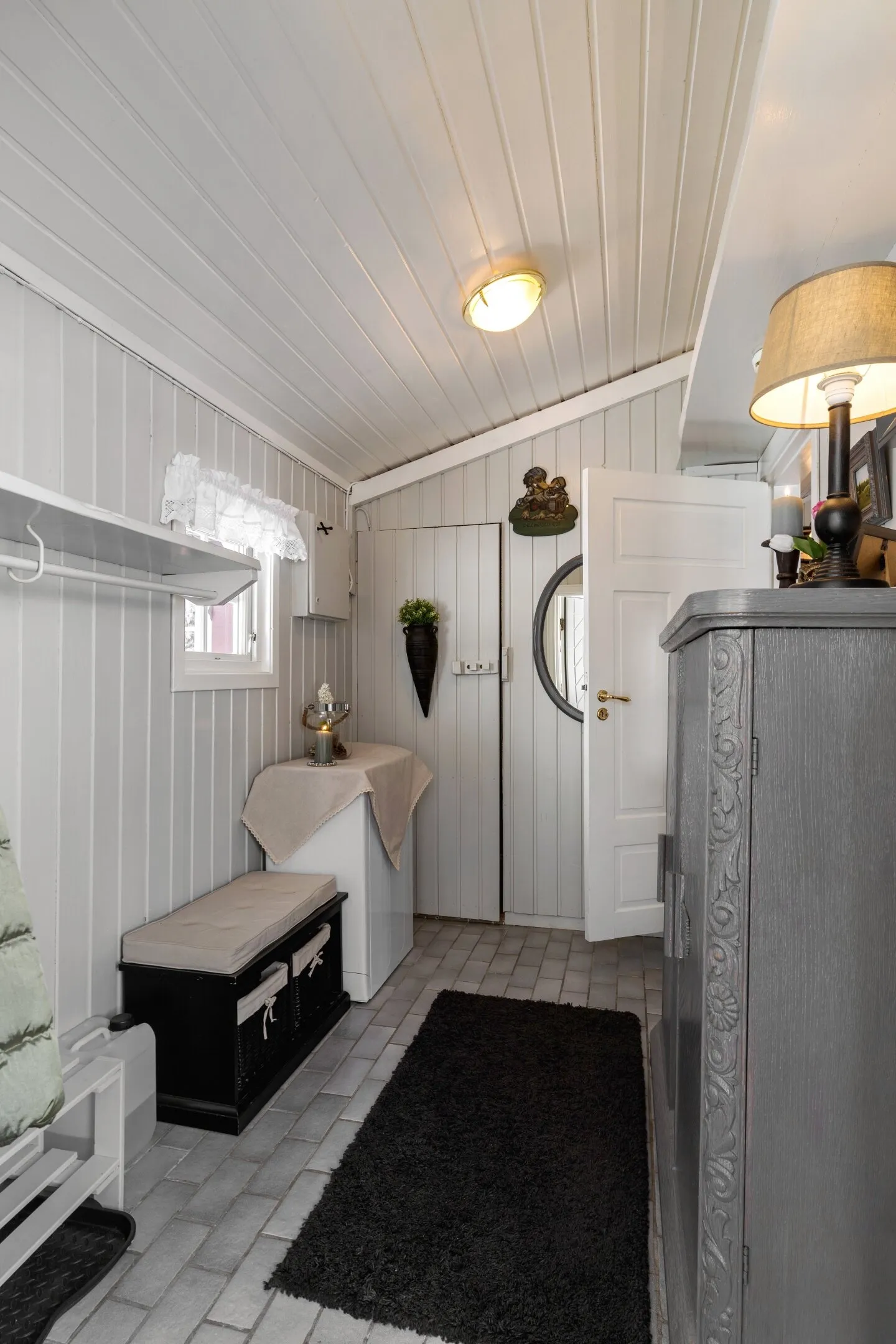 Spacious 1950s Country House in Gol with Expansive Grounds and 4 Bedrooms - View image 9 of 34