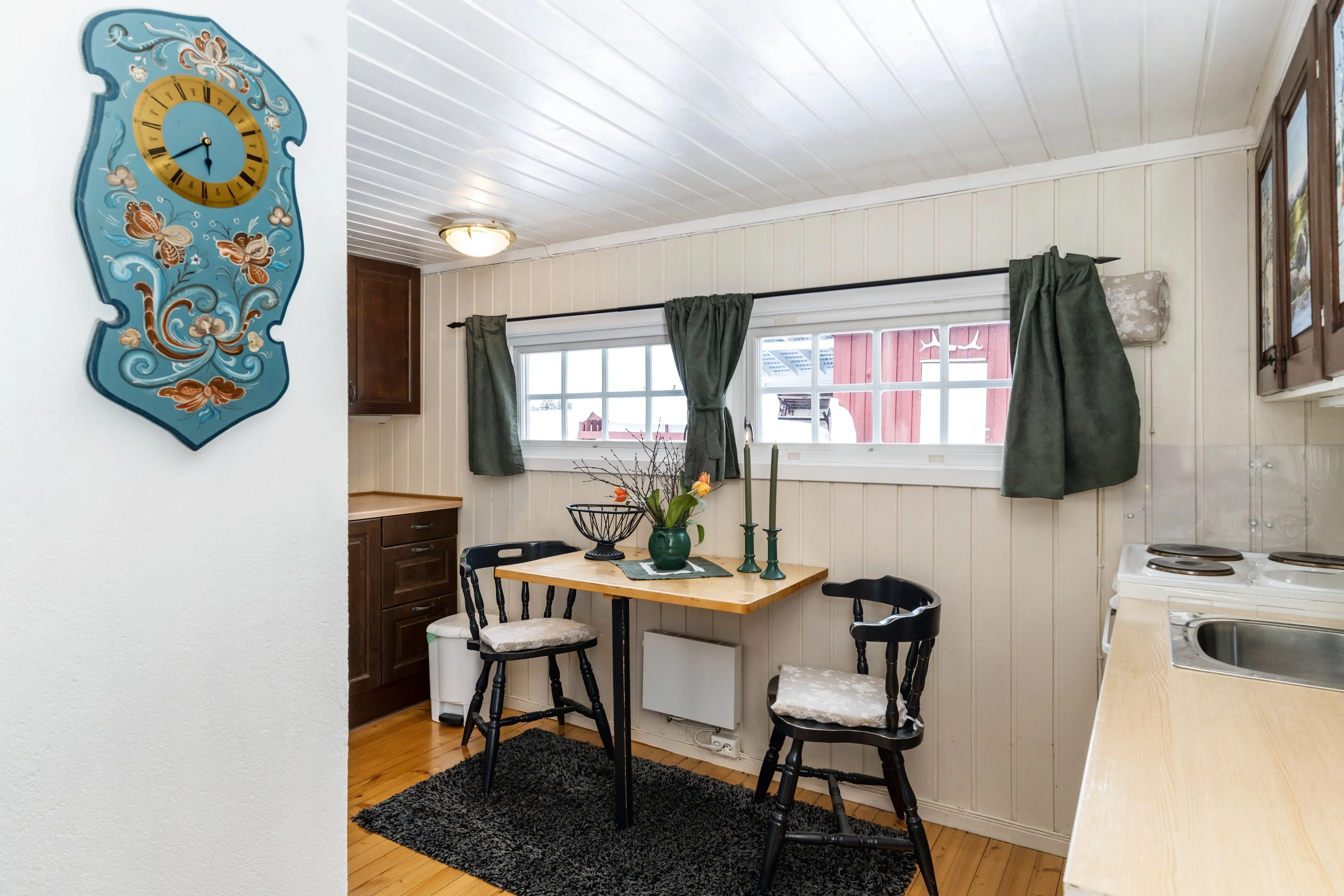 Spacious 1950s Country House in Gol with Expansive Grounds and 4 Bedrooms - View image 11 of 34