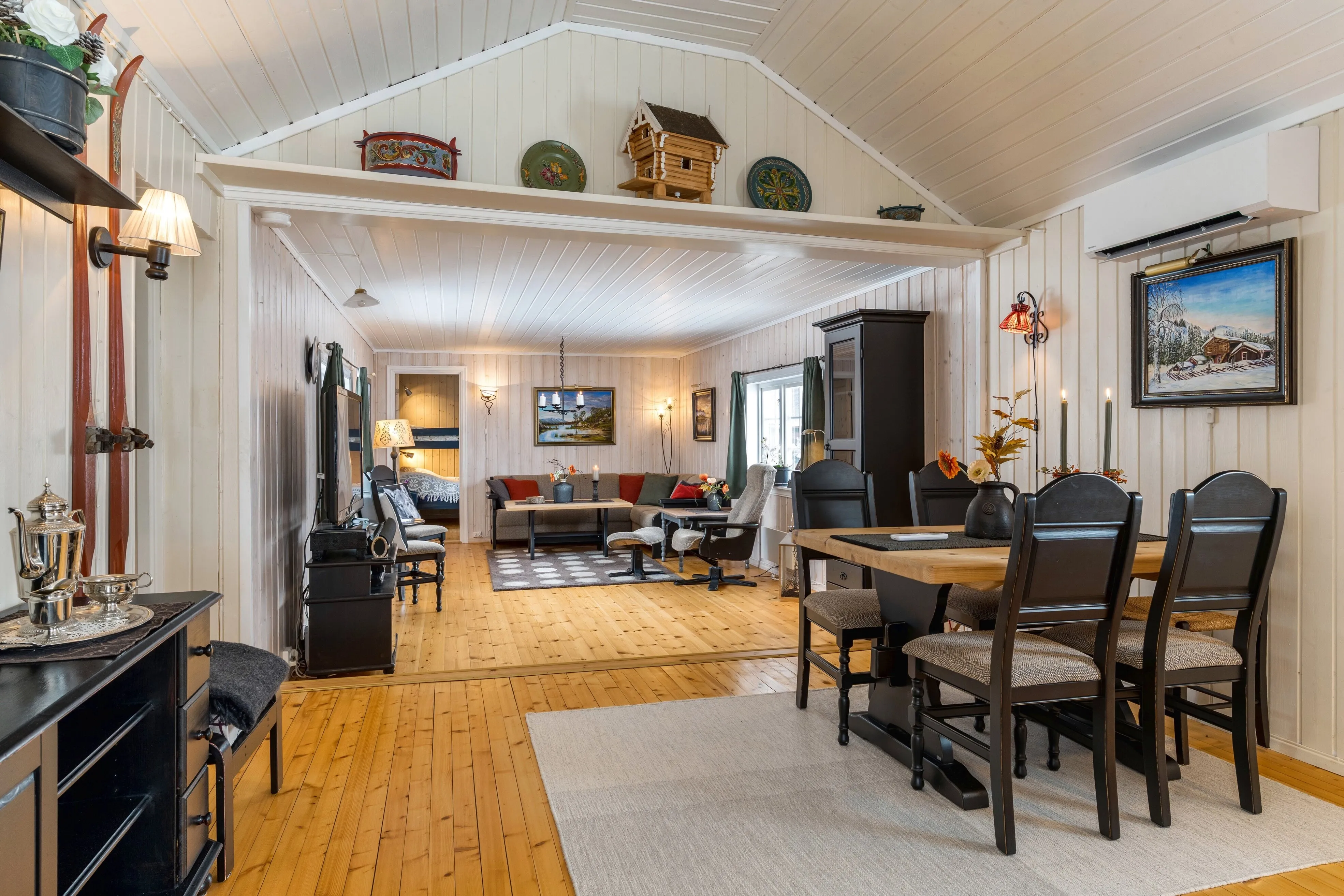 Spacious 1950s Country House in Gol with Expansive Grounds and 4 Bedrooms - View image 15 of 34