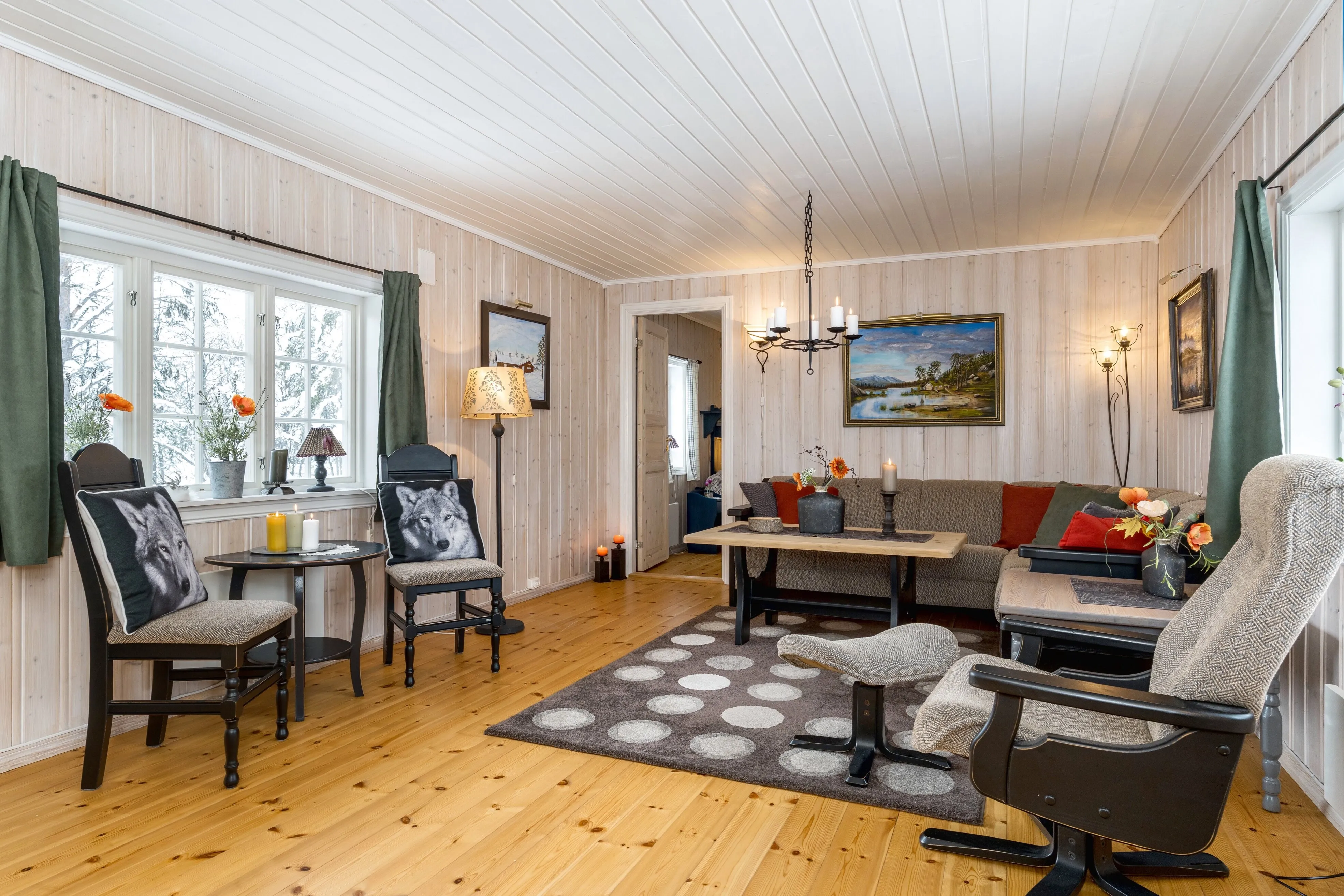 Spacious 1950s Country House in Gol with Expansive Grounds and 4 Bedrooms - View image 16 of 34