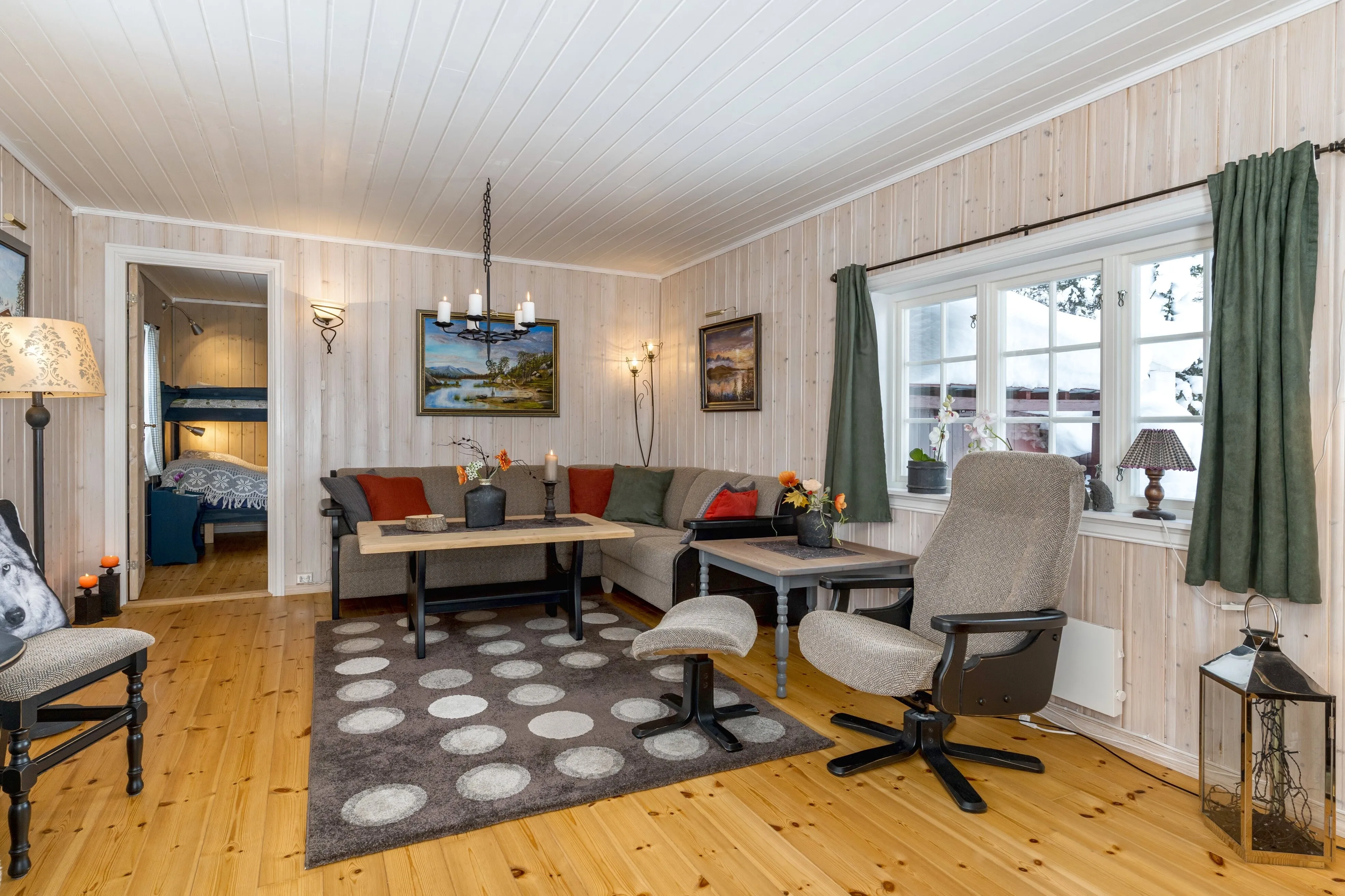 Spacious 1950s Country House in Gol with Expansive Grounds and 4 Bedrooms - View image 17 of 34