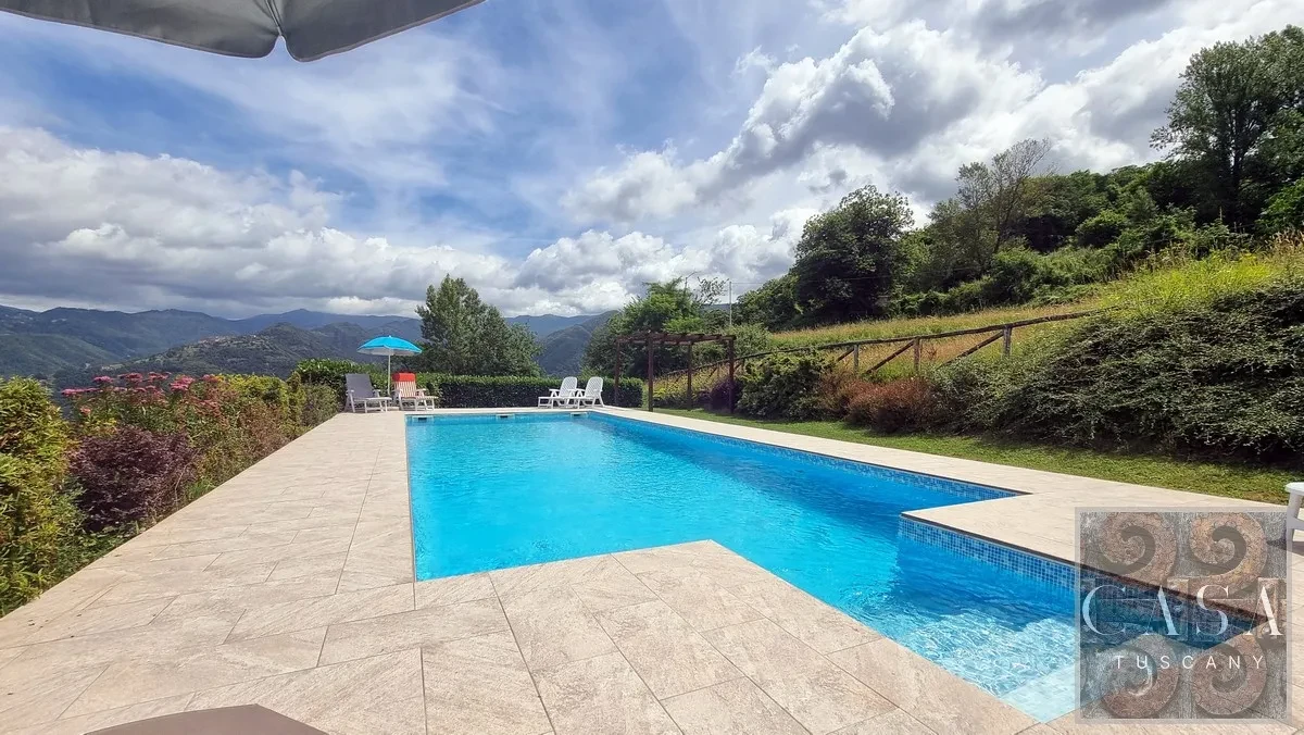 Luxury 5-Bedroom Villa with Pool and Expansive Gardens in Tuscany - View image 6 of 38