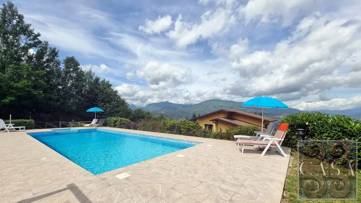 Luxury 5-Bedroom Villa with Pool and Expansive Gardens in Tuscany - View image 10 of 38