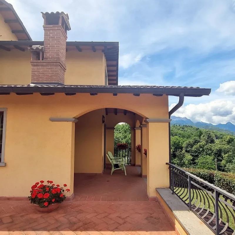 View image 12