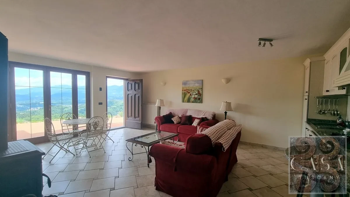 Luxury 5-Bedroom Villa with Pool and Expansive Gardens in Tuscany - View image 17 of 38