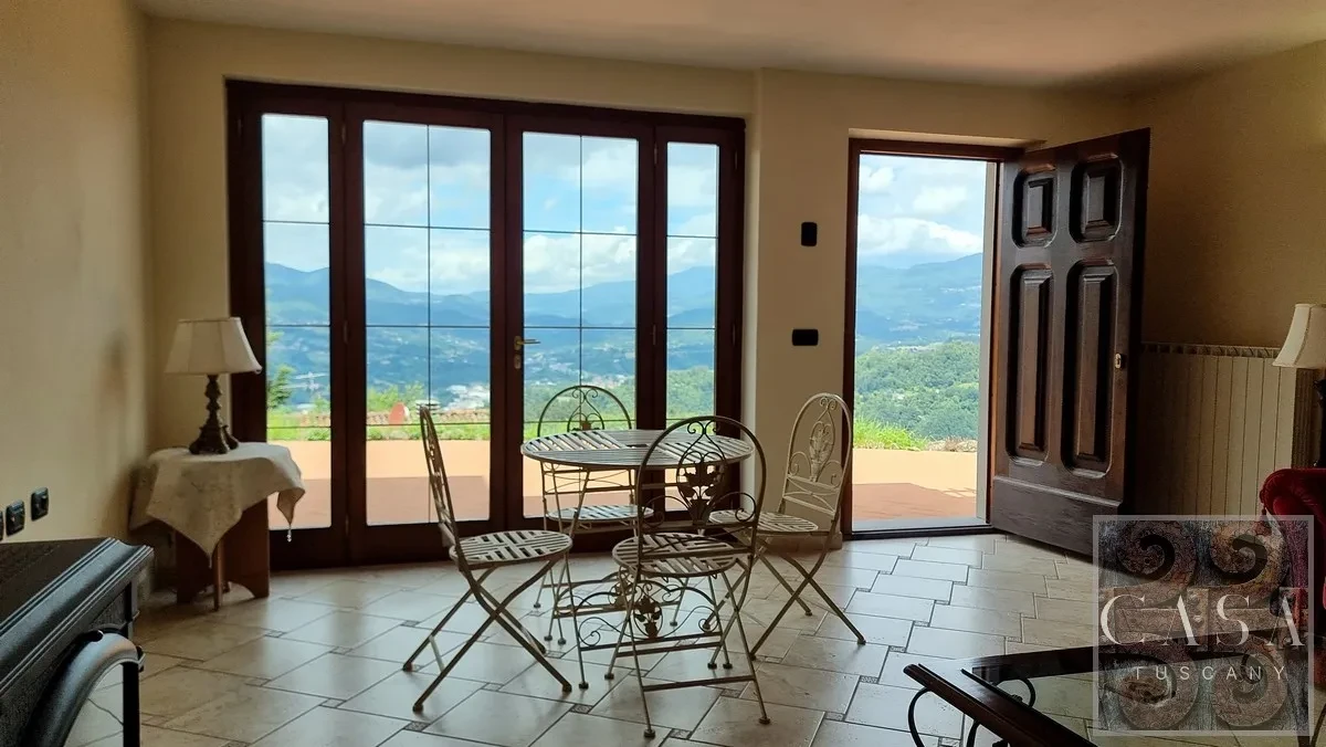 Luxury 5-Bedroom Villa with Pool and Expansive Gardens in Tuscany - View image 18 of 38