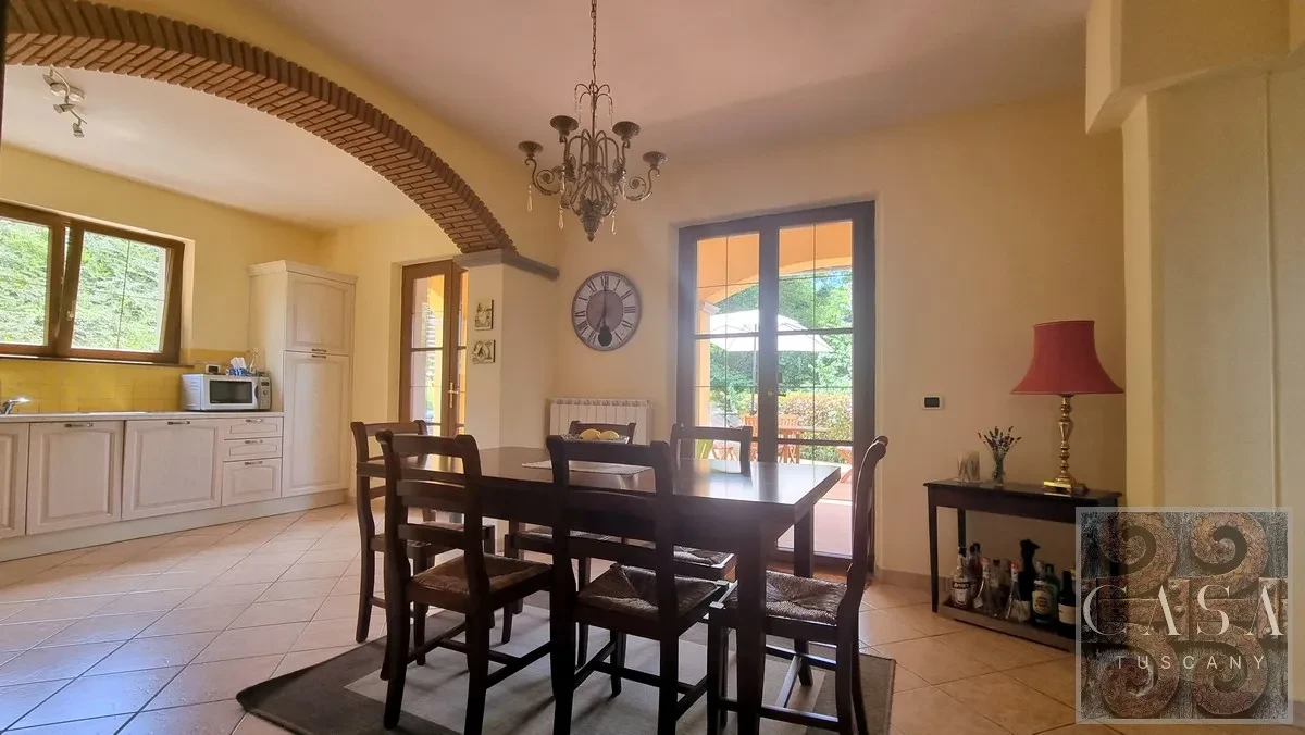 Luxury 5-Bedroom Villa with Pool and Expansive Gardens in Tuscany - View image 19 of 38