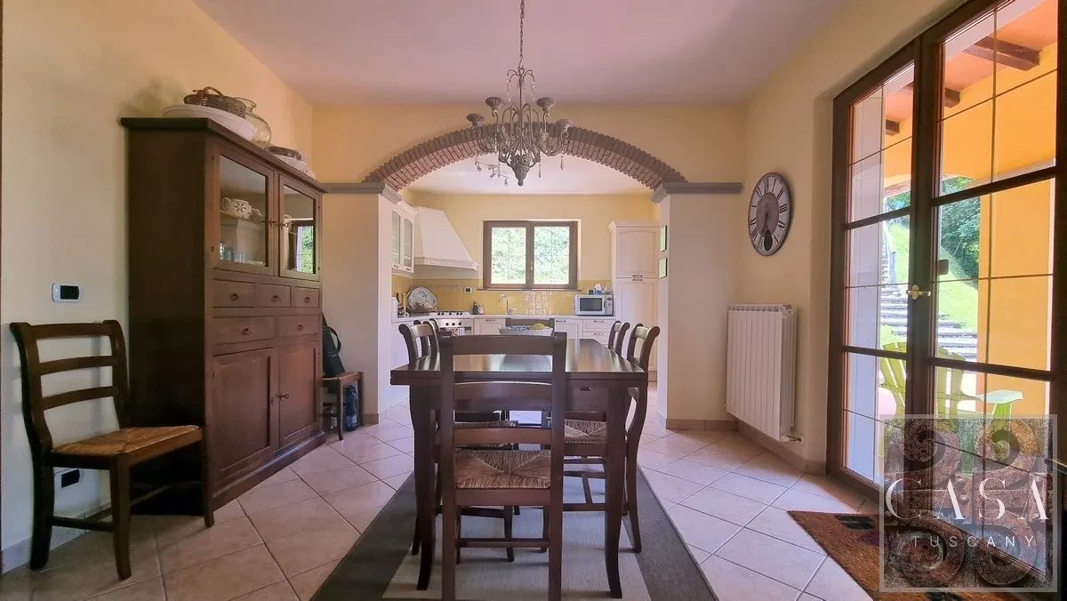 Luxury 5-Bedroom Villa with Pool and Expansive Gardens in Tuscany - View image 20 of 38