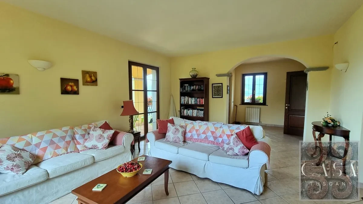 Luxury 5-Bedroom Villa with Pool and Expansive Gardens in Tuscany - View image 22 of 38