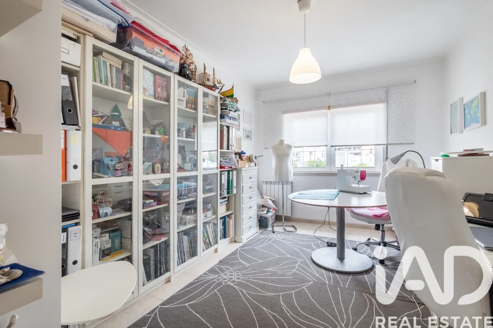 Contemporary 4-Bedroom Home Near São Martinho do Porto Beach with Expansive Gardens - View image 17 of 37