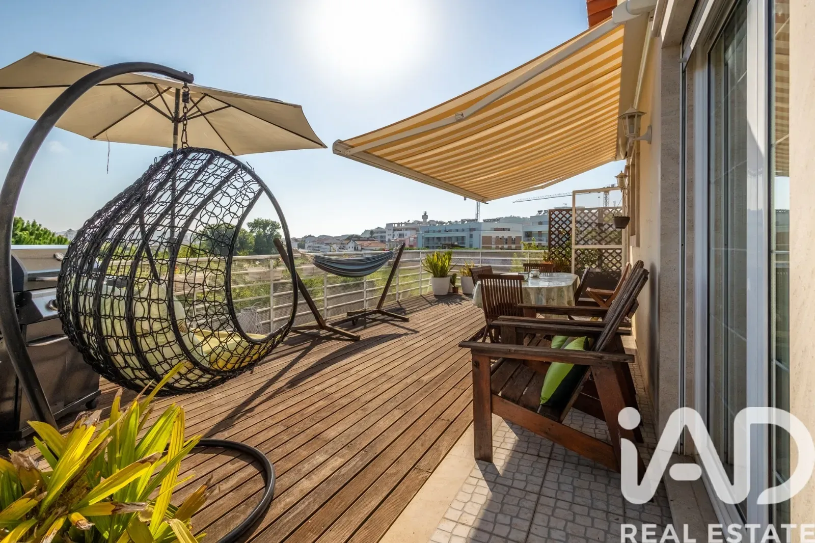 Contemporary 4-Bedroom Home Near São Martinho do Porto Beach with Expansive Gardens - View image 21 of 37