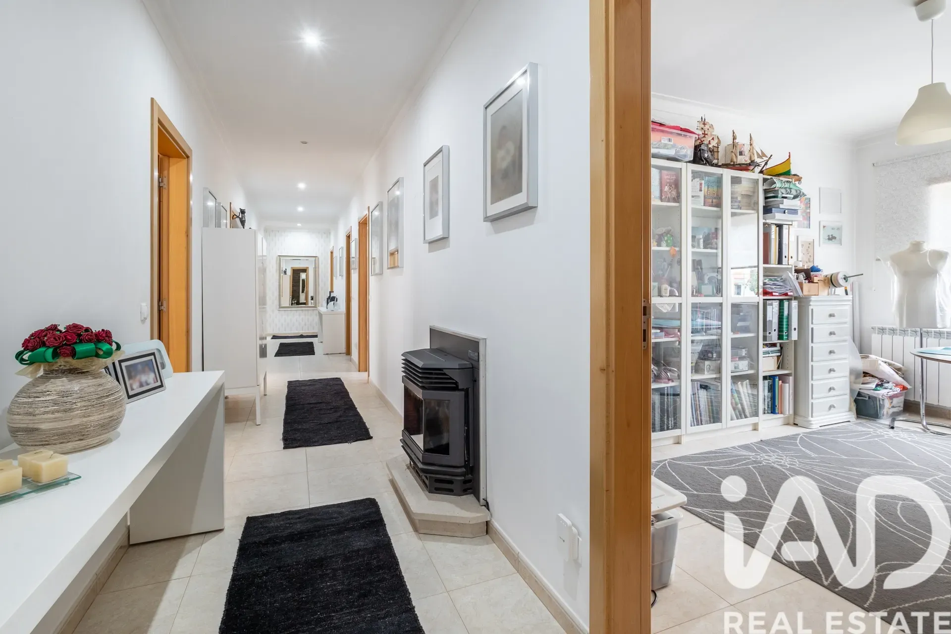 Contemporary 4-Bedroom Home Near São Martinho do Porto Beach with Expansive Gardens - View image 37 of 37