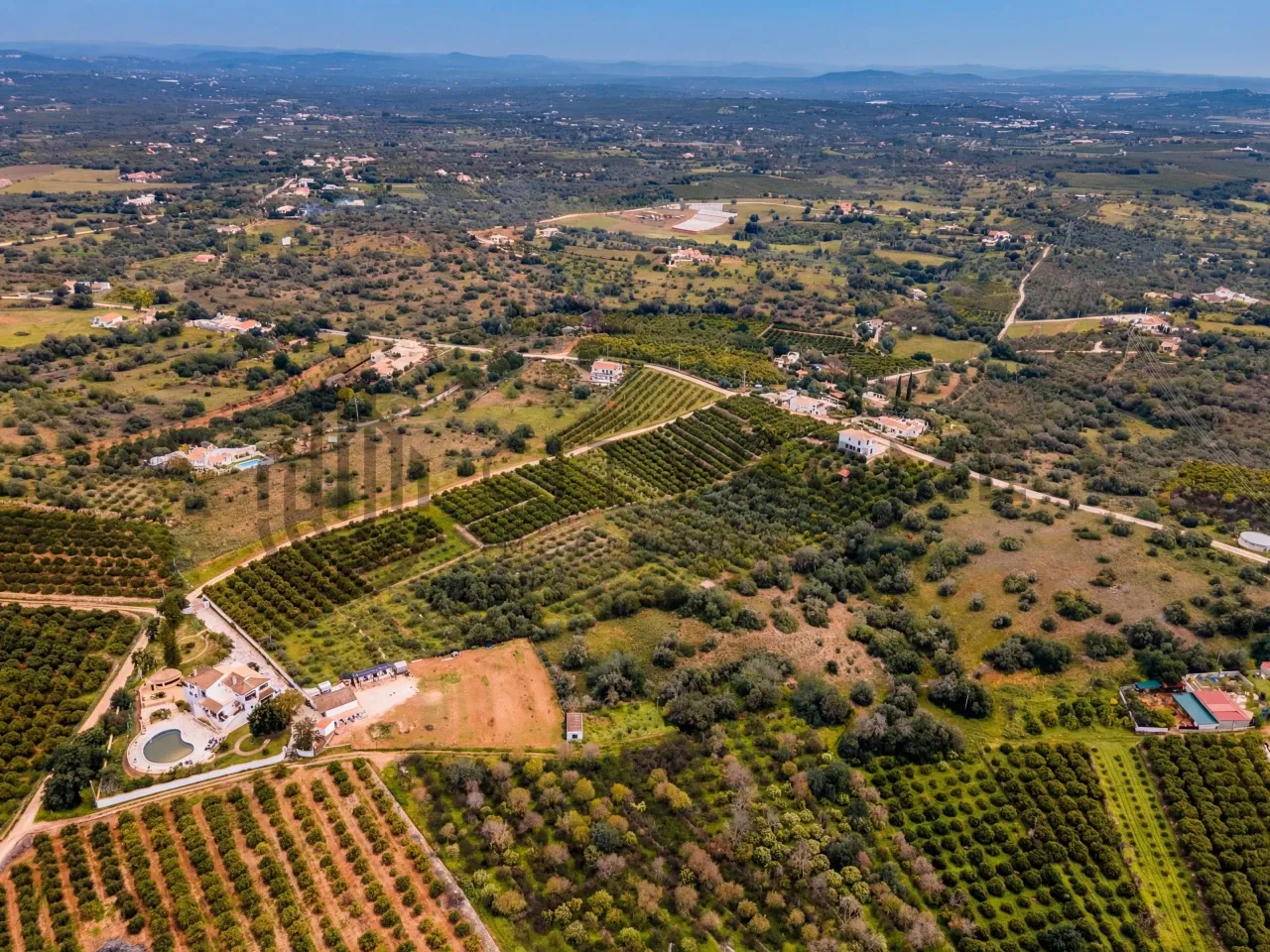 3-Bedroom Algarve House with Expansive Citrus Orchard and Rural Potential - View image 7 of 36