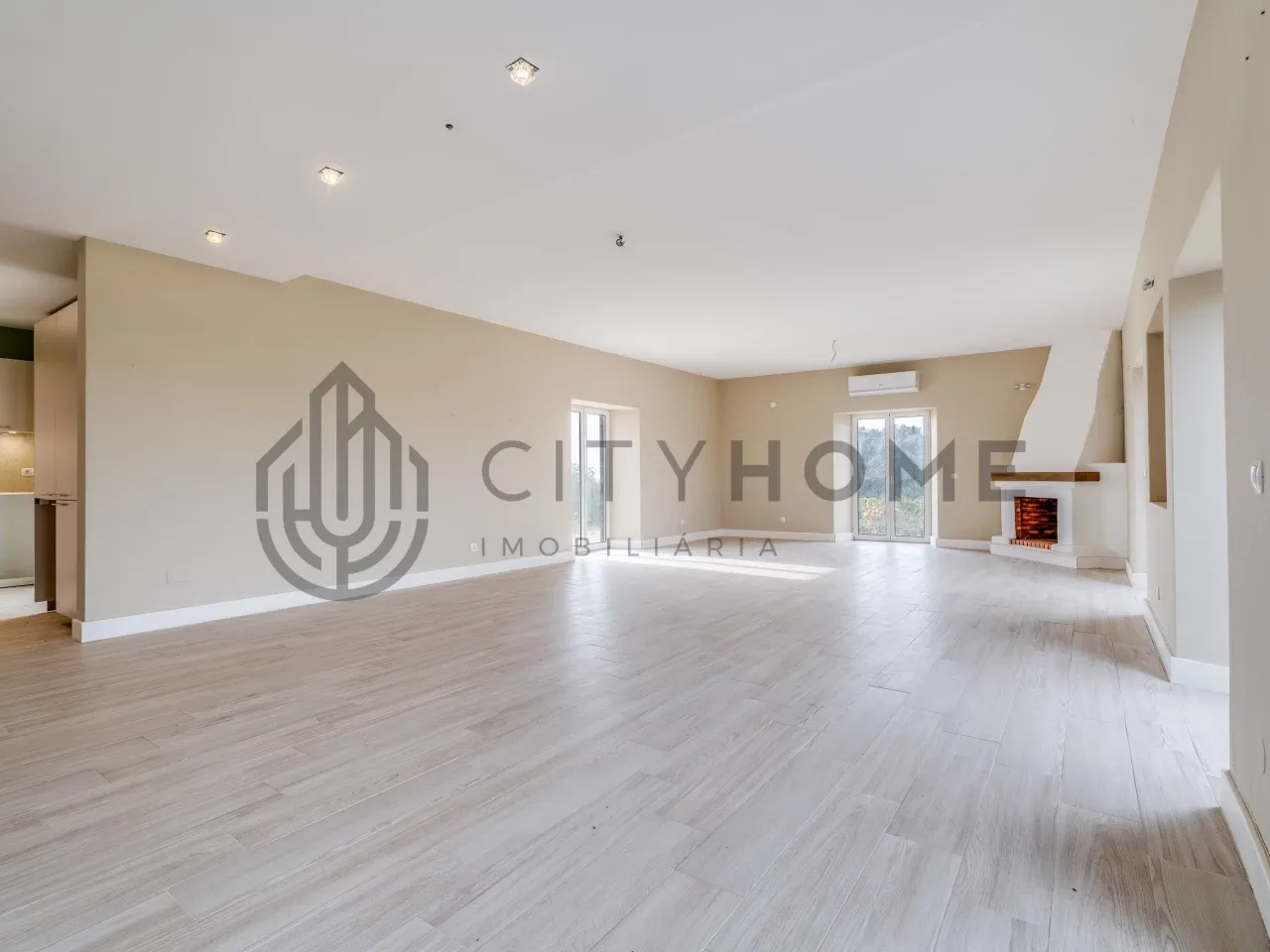 3-Bedroom Algarve House with Expansive Citrus Orchard and Rural Potential - View image 11 of 36