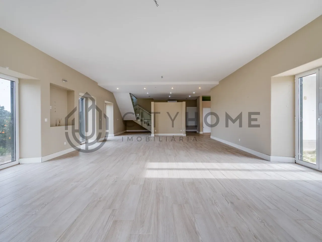 3-Bedroom Algarve House with Expansive Citrus Orchard and Rural Potential - View image 12 of 36