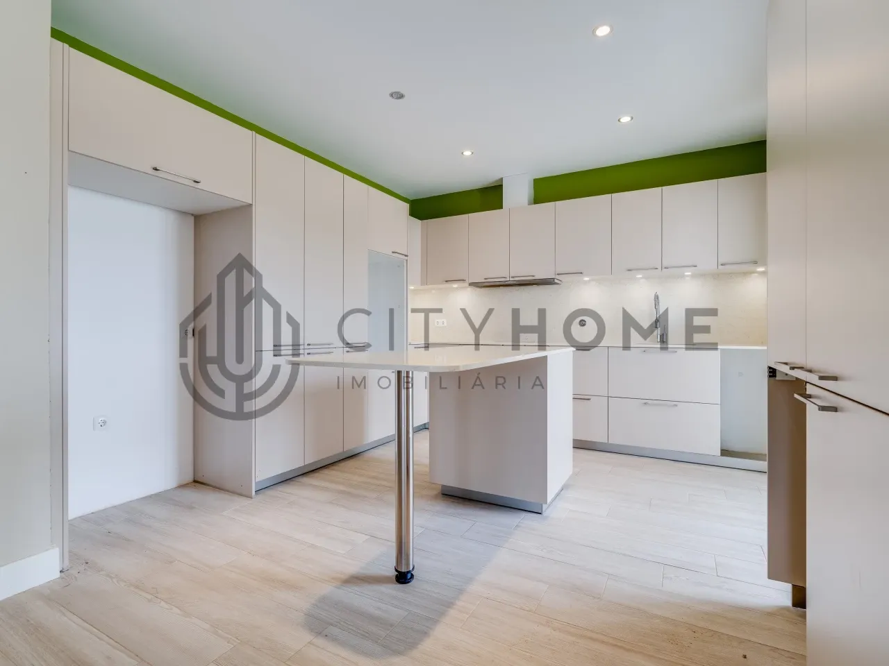 3-Bedroom Algarve House with Expansive Citrus Orchard and Rural Potential - View image 13 of 36