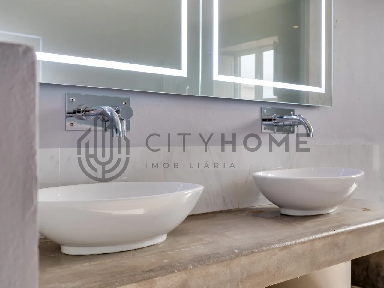 3-Bedroom Algarve House with Expansive Citrus Orchard and Rural Potential - View image 22 of 36