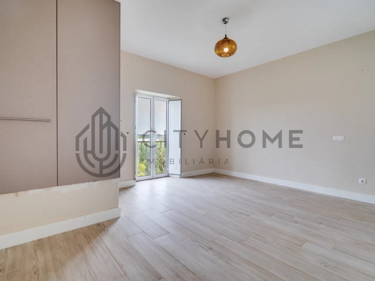 3-Bedroom Algarve House with Expansive Citrus Orchard and Rural Potential - View image 27 of 36