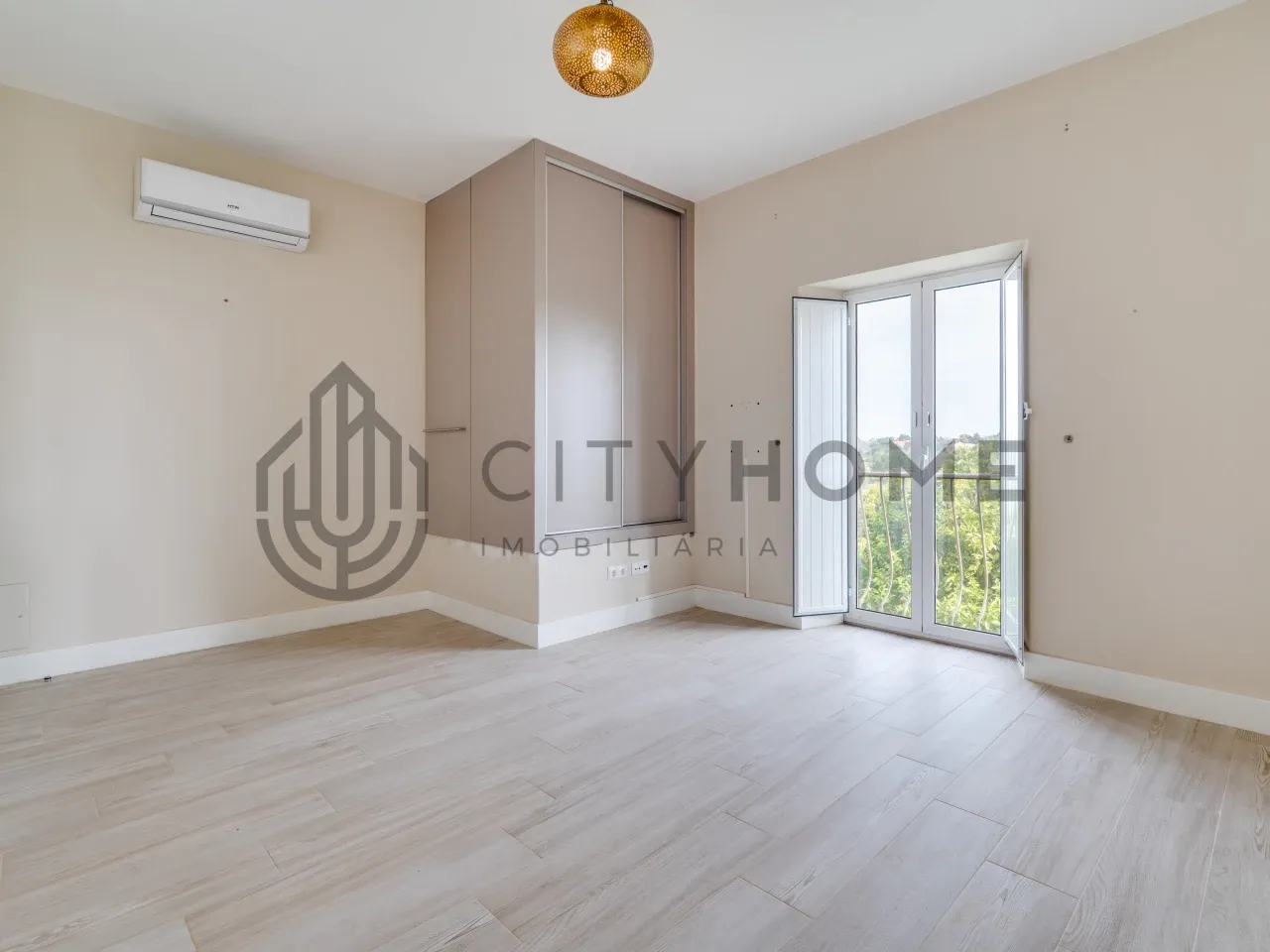 3-Bedroom Algarve House with Expansive Citrus Orchard and Rural Potential - View image 29 of 36