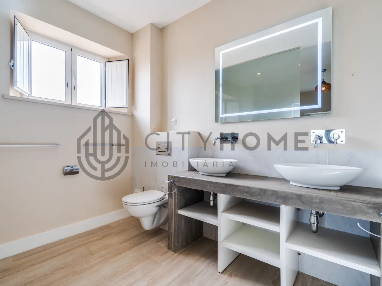 3-Bedroom Algarve House with Expansive Citrus Orchard and Rural Potential - View image 30 of 36