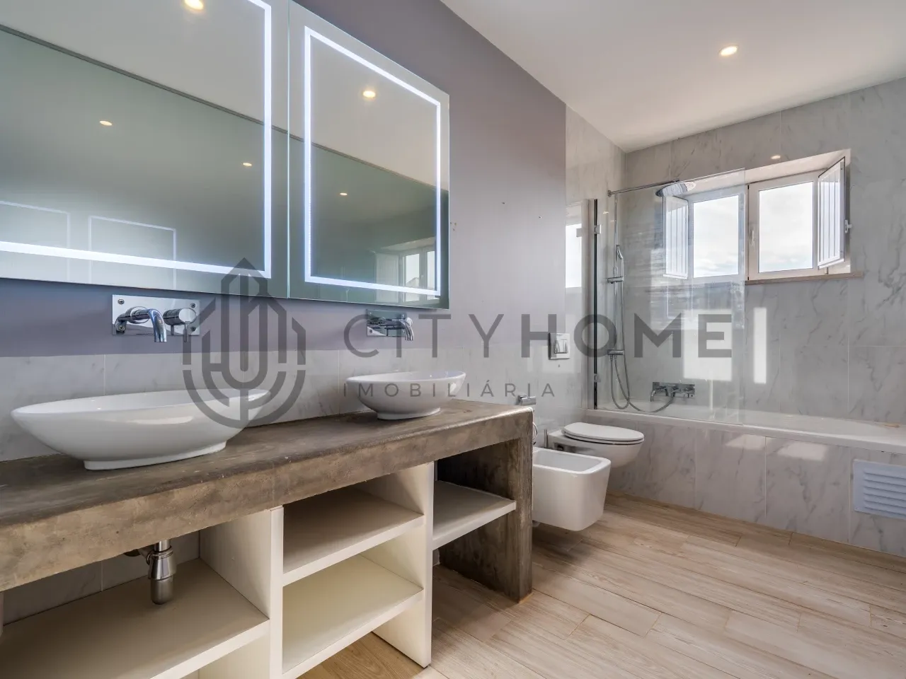 3-Bedroom Algarve House with Expansive Citrus Orchard and Rural Potential - View image 31 of 36