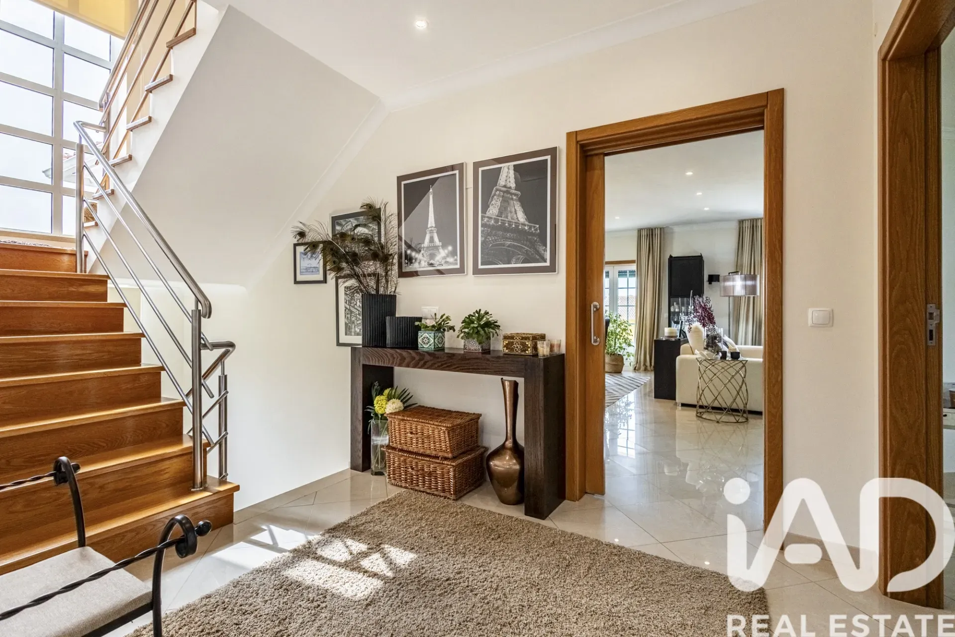 Spacious 5-Bedroom Family Home with Garden in Rio Maior, Portugal - View image 6 of 40