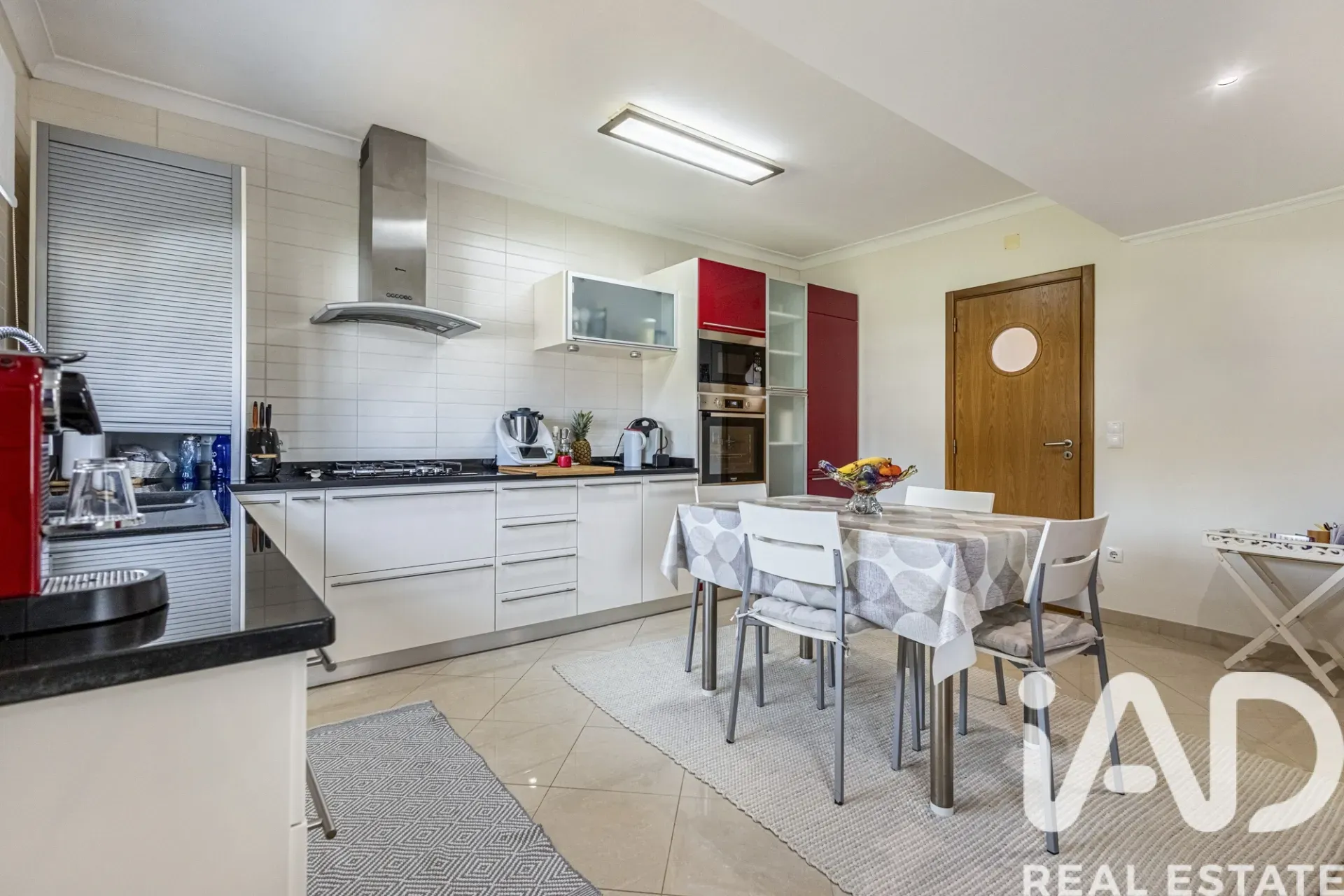 Spacious 5-Bedroom Family Home with Garden in Rio Maior, Portugal - View image 12 of 40