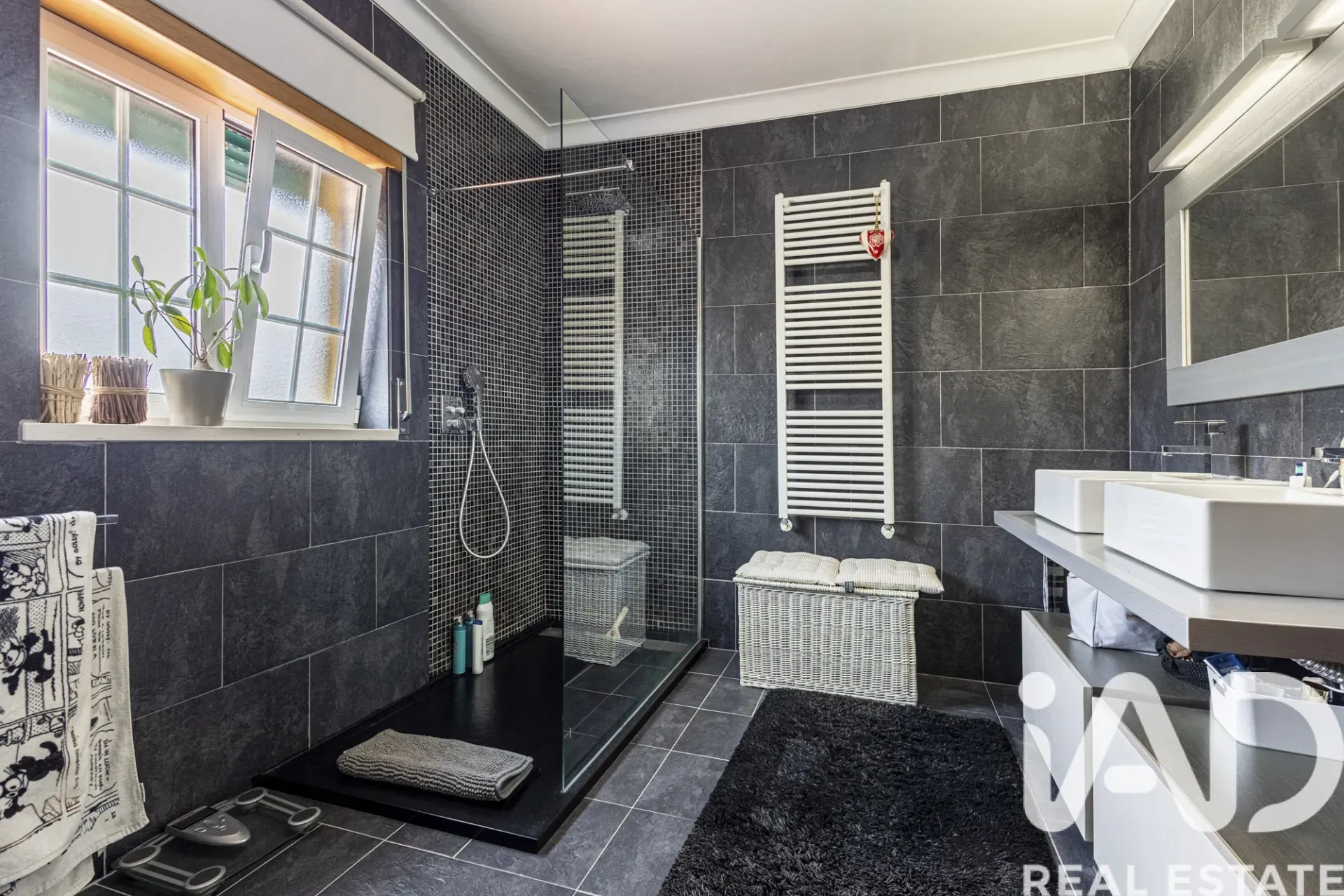 Spacious 5-Bedroom Family Home with Garden in Rio Maior, Portugal - View image 20 of 40