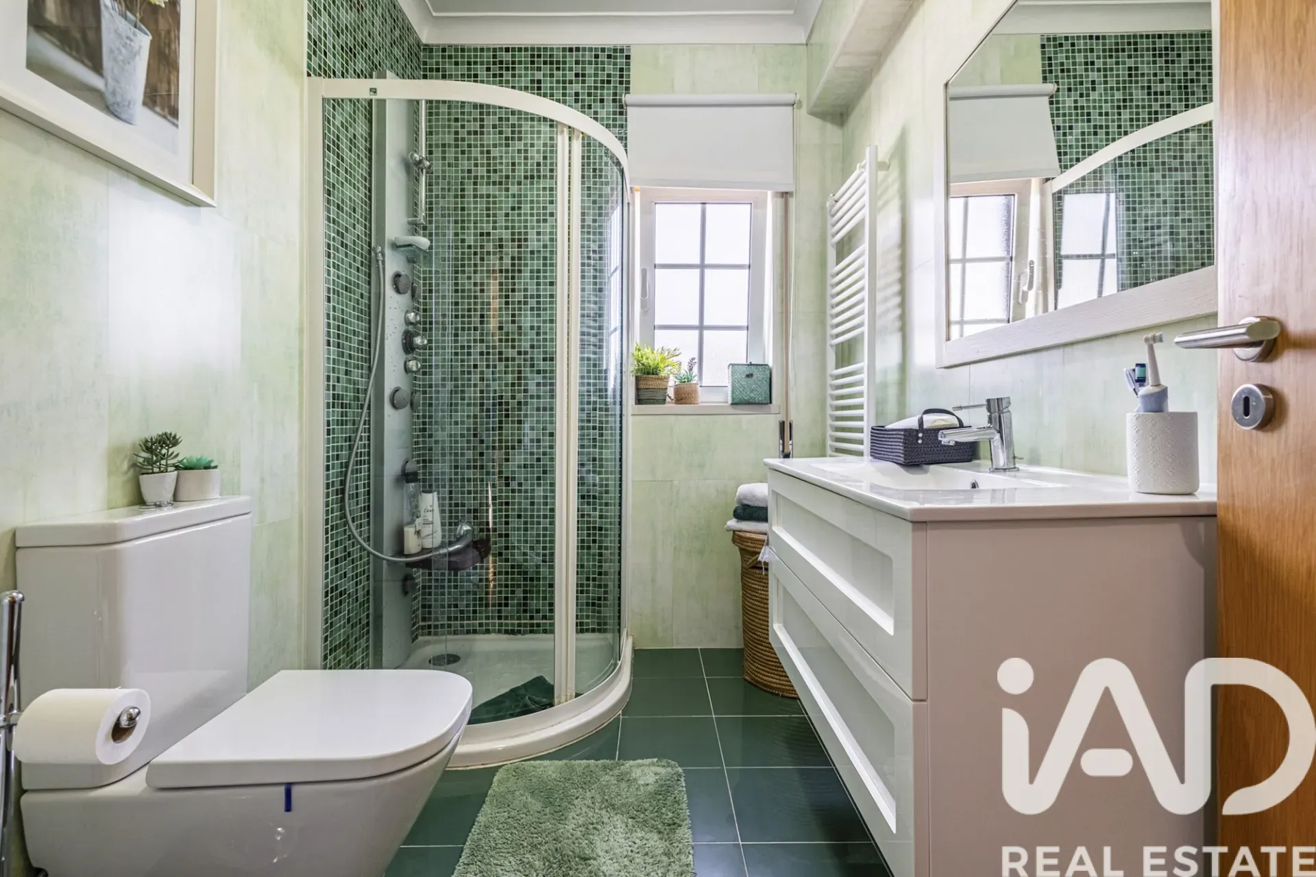 Spacious 5-Bedroom Family Home with Garden in Rio Maior, Portugal - View image 23 of 40