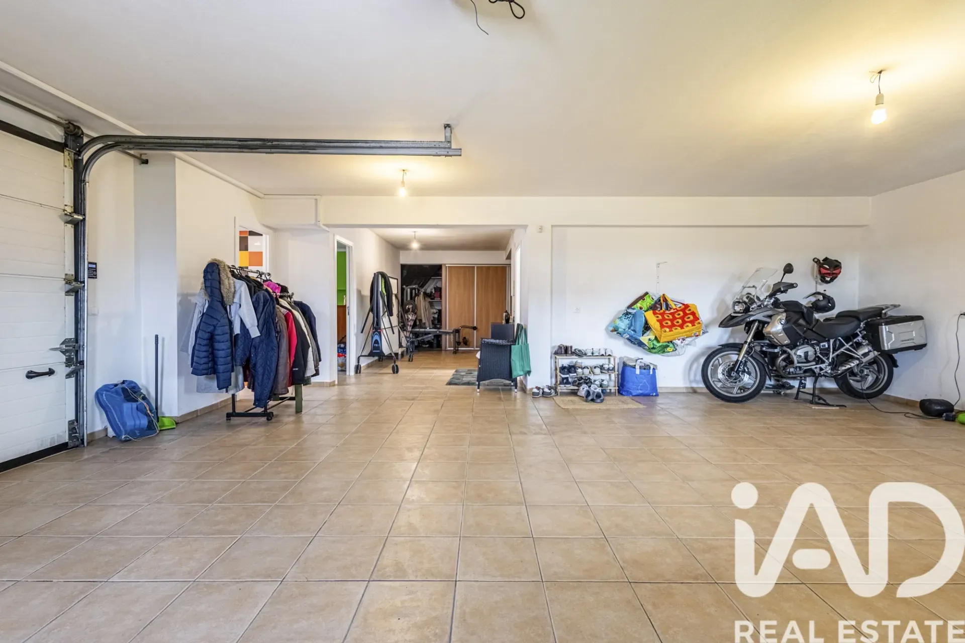 Spacious 5-Bedroom Family Home with Garden in Rio Maior, Portugal - View image 33 of 40